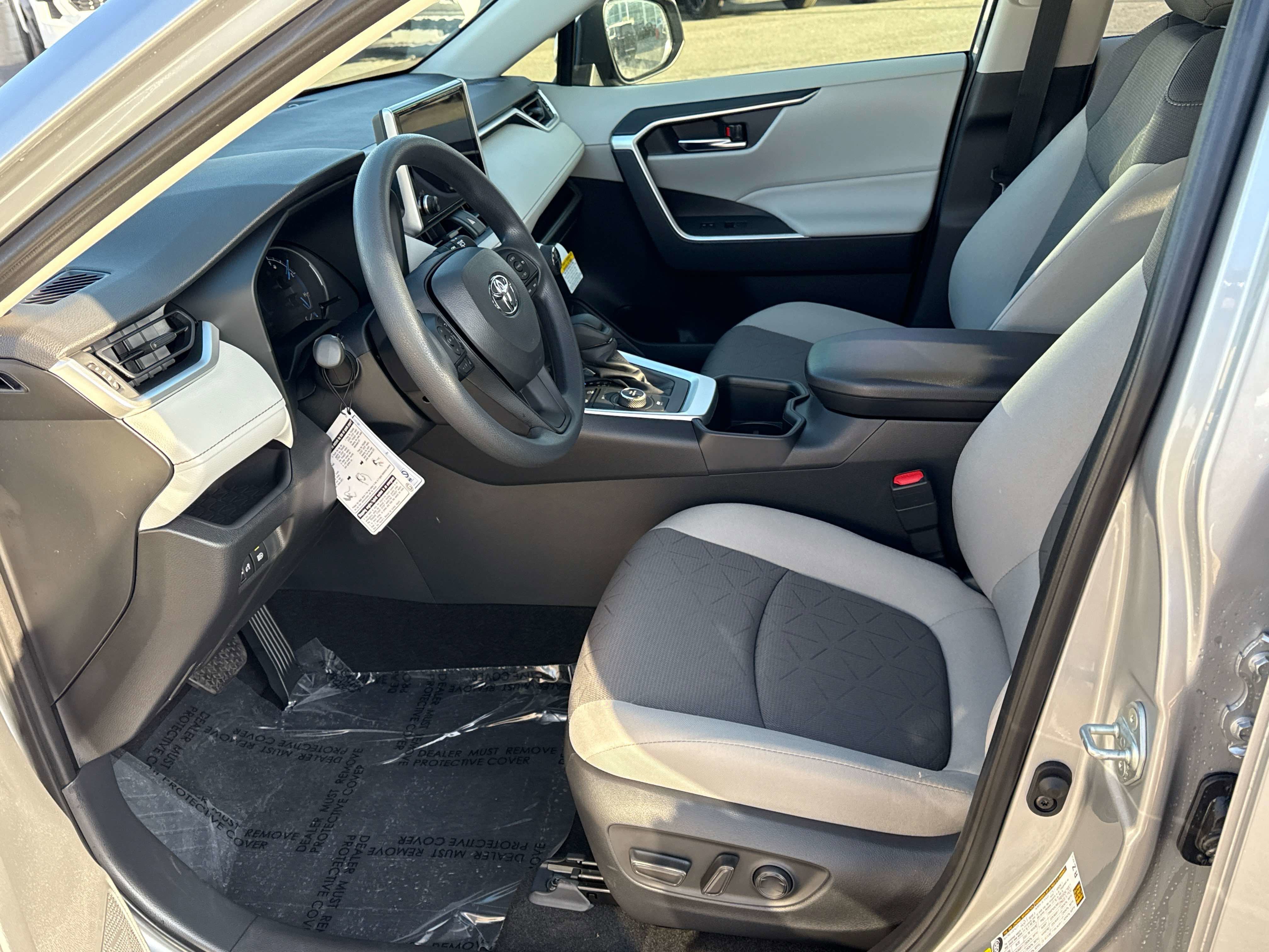 2025 Toyota RAV4 HYBRID Hybrid XLE