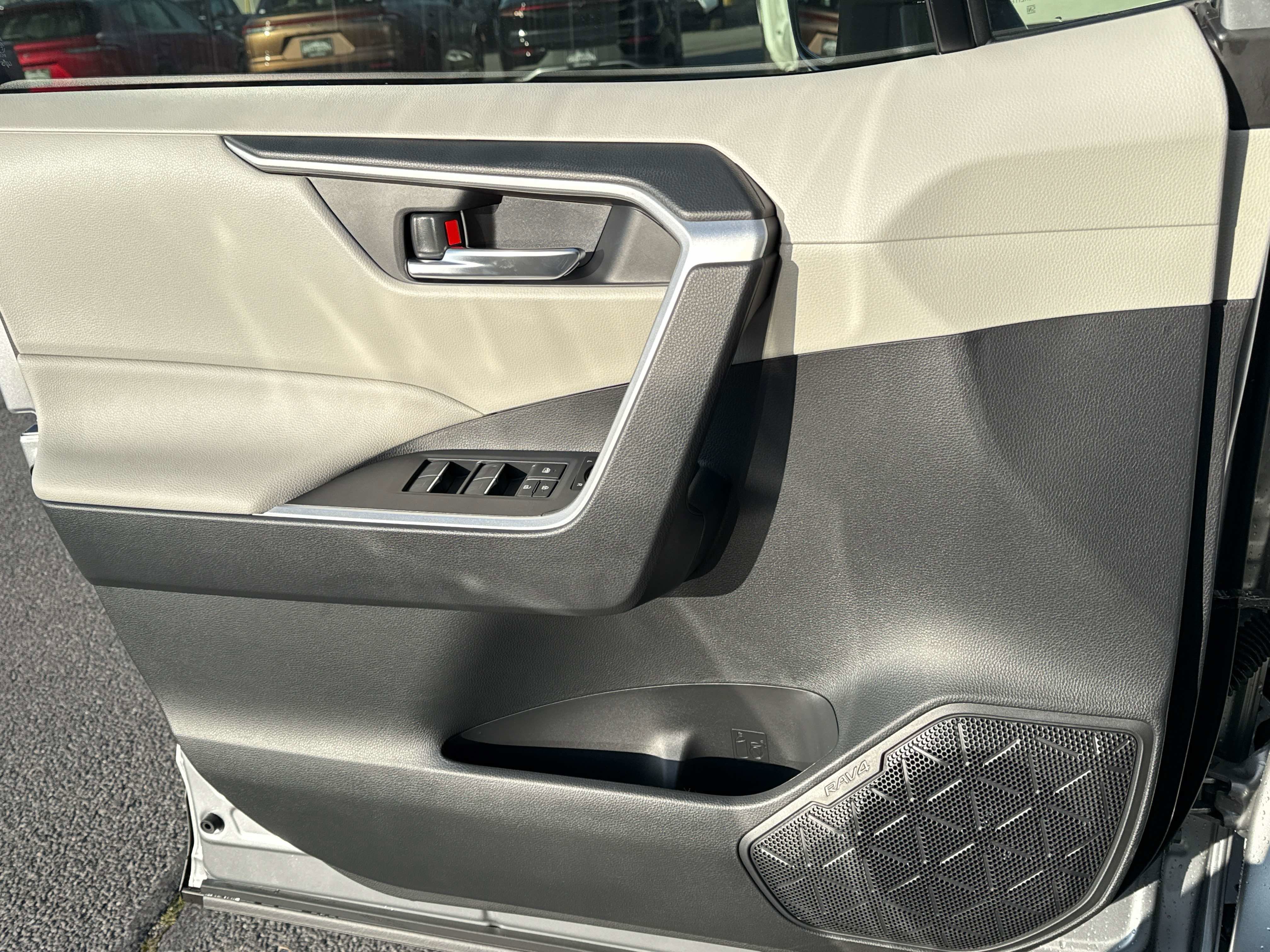 2025 Toyota RAV4 HYBRID Hybrid XLE