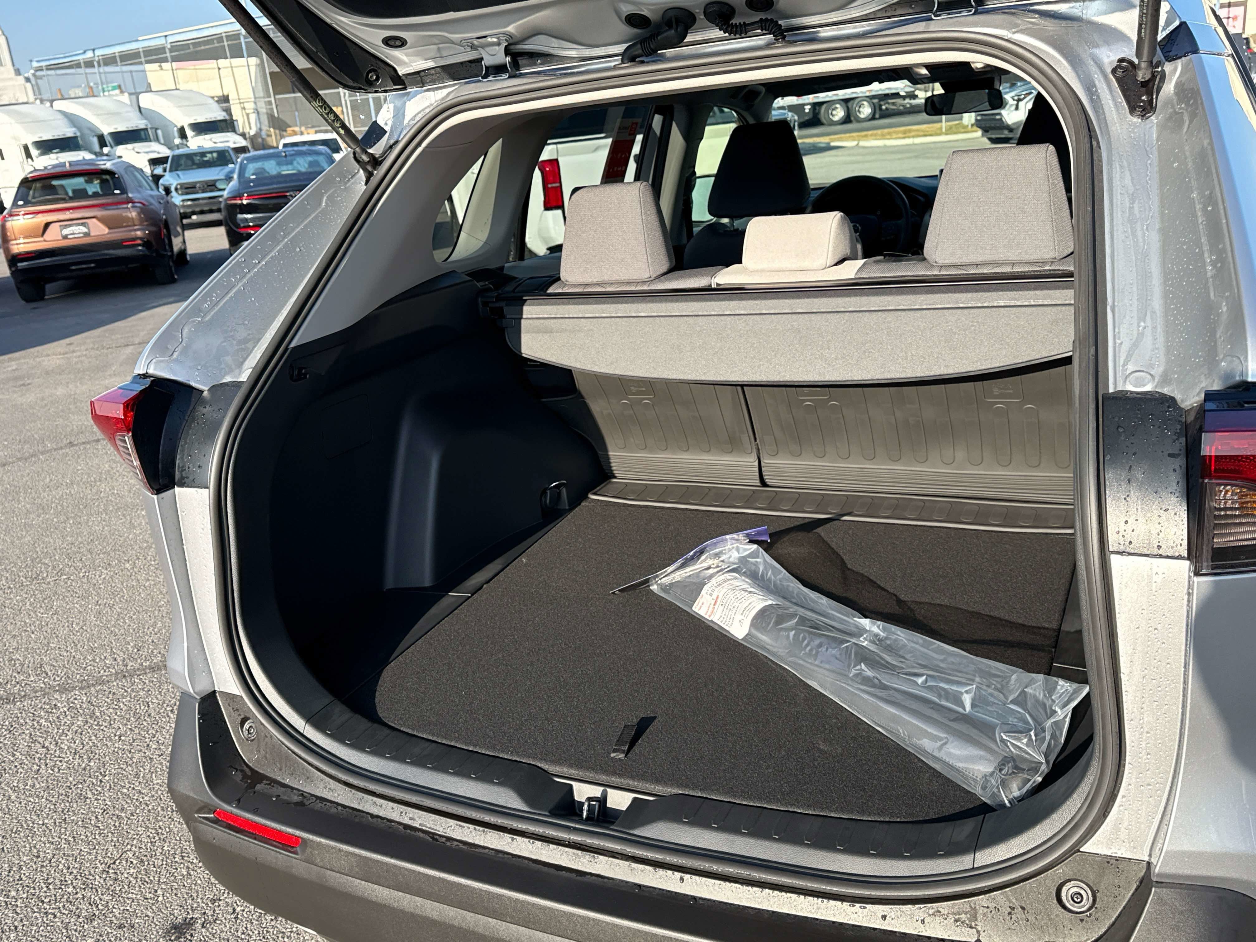 2025 Toyota RAV4 HYBRID Hybrid XLE