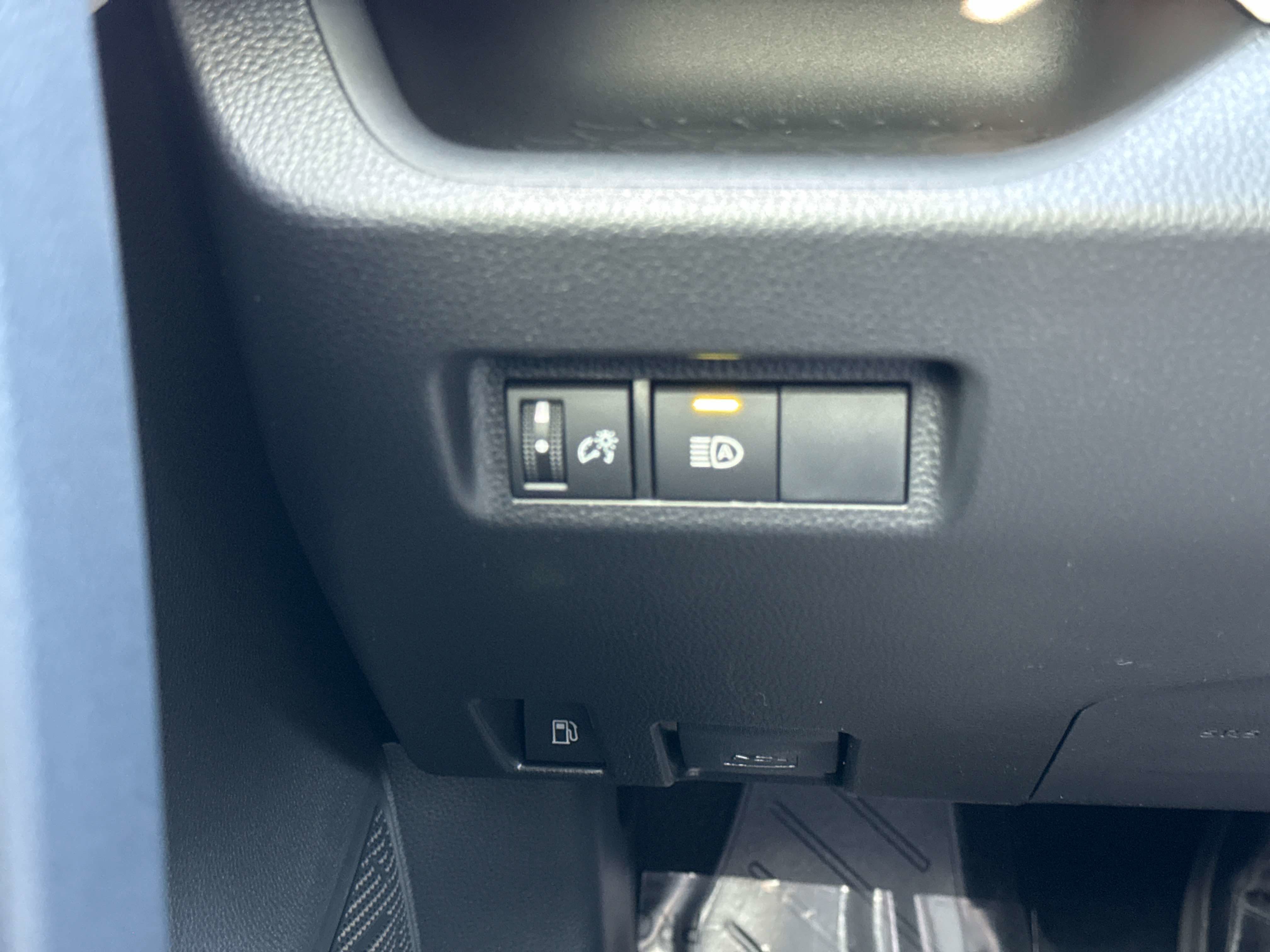 2025 Toyota RAV4 HYBRID Hybrid XLE