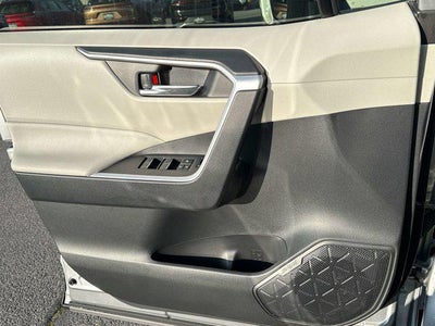 2025 Toyota RAV4 HYBRID Hybrid XLE