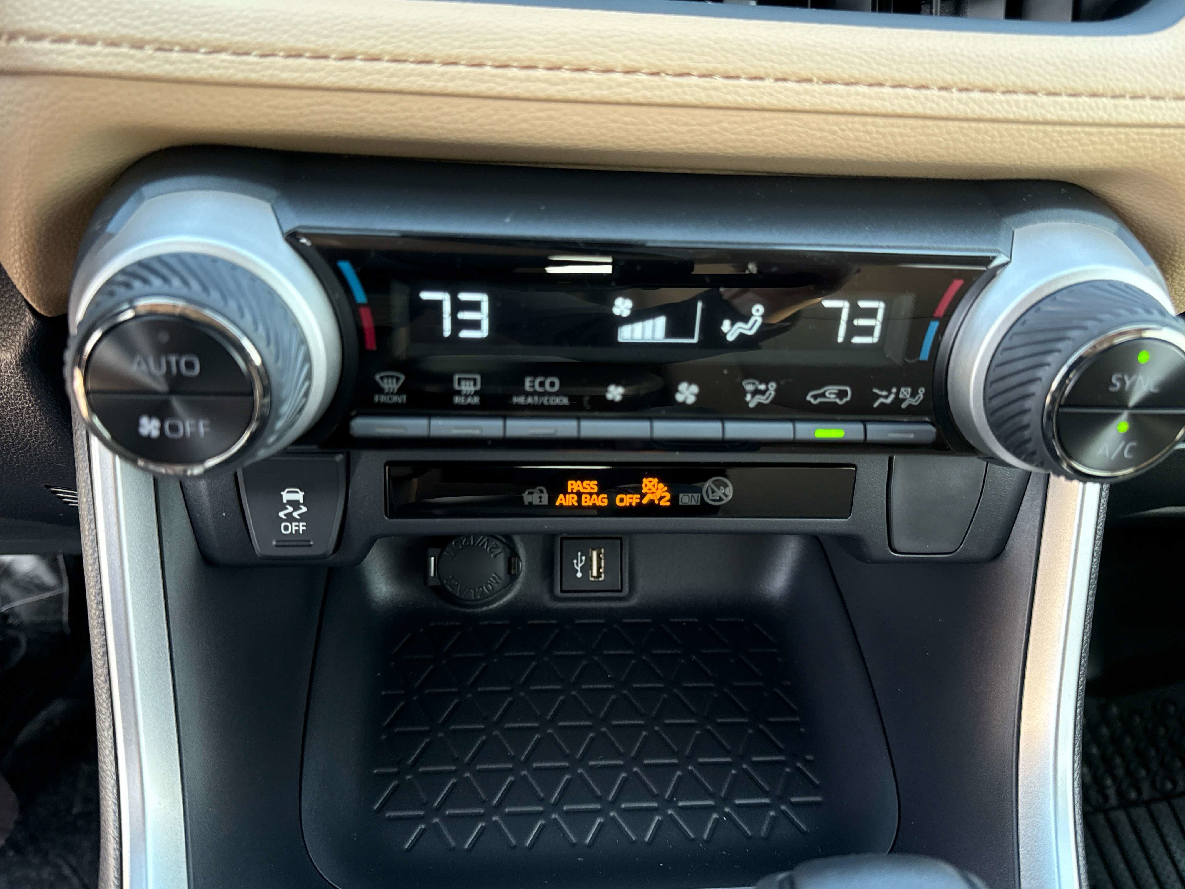 2025 Toyota RAV4 HYBRID Hybrid XLE