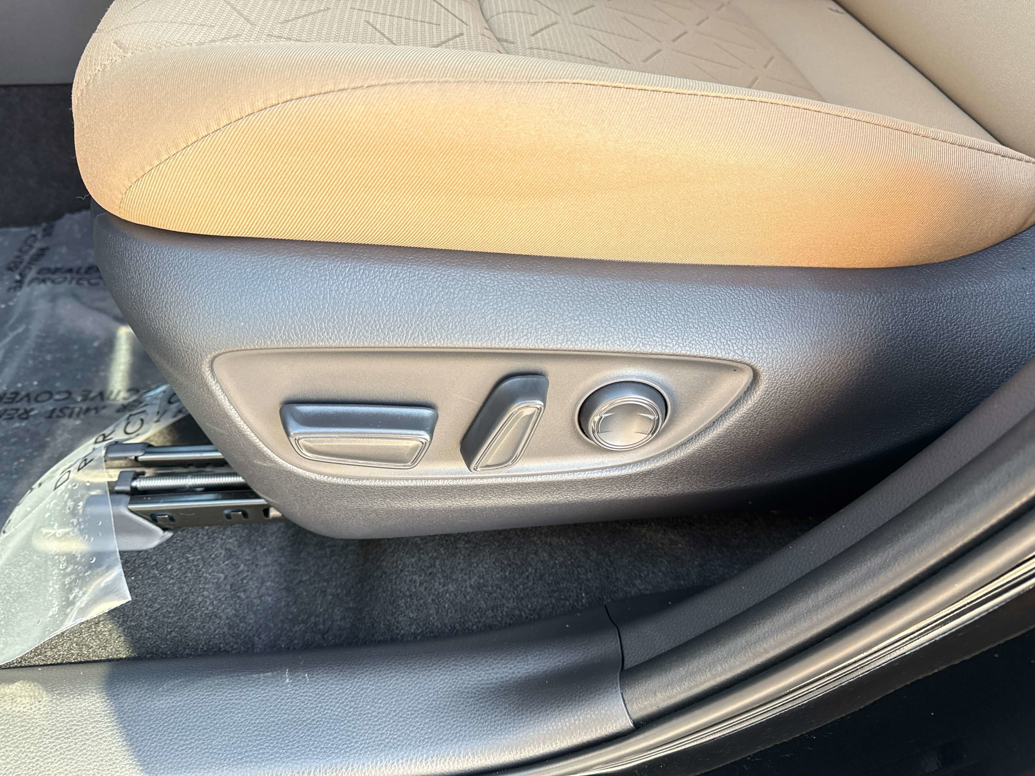 2025 Toyota RAV4 HYBRID Hybrid XLE