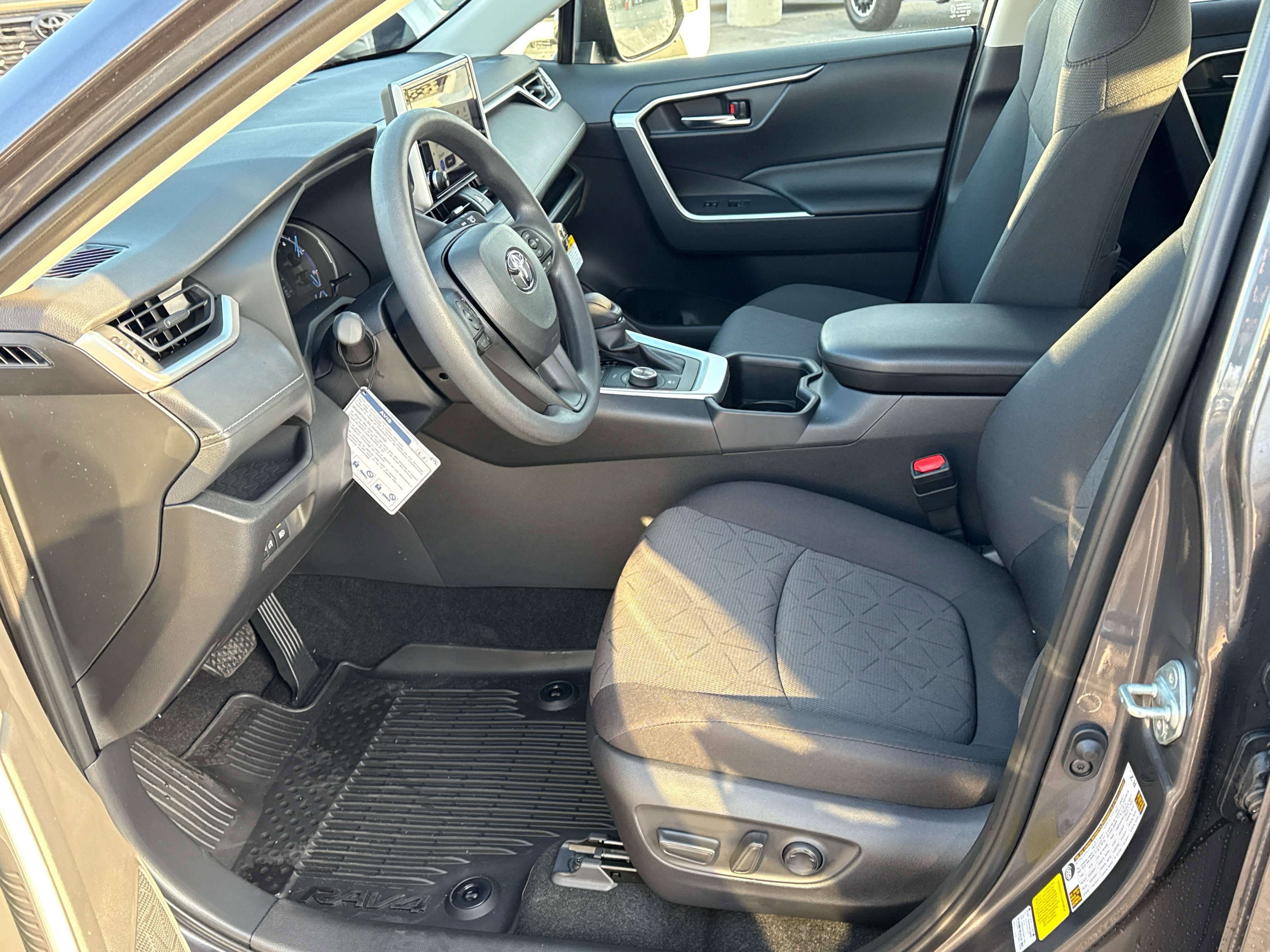 2025 Toyota RAV4 HYBRID Hybrid XLE