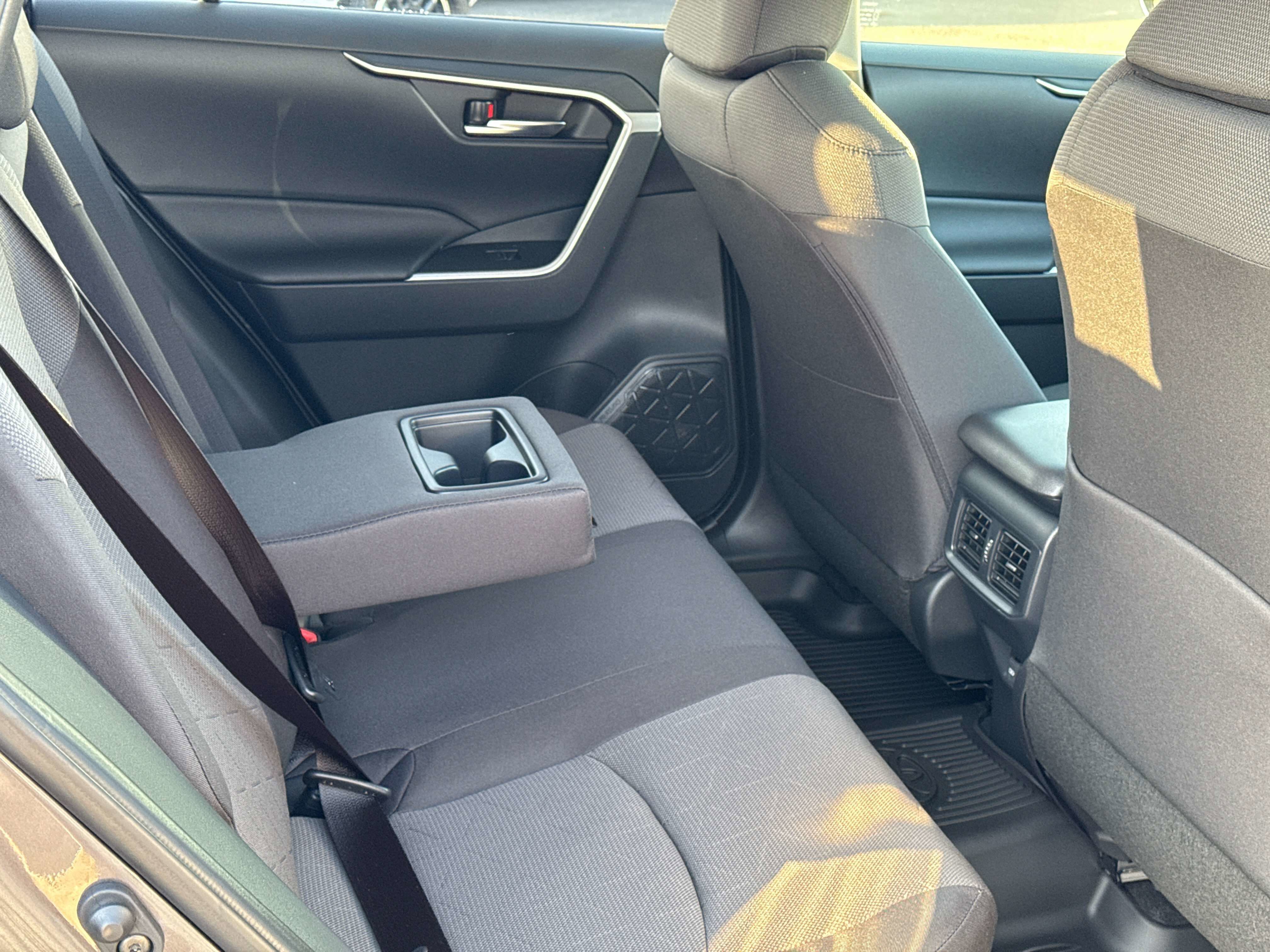 2025 Toyota RAV4 HYBRID Hybrid XLE