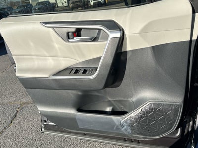 2025 Toyota RAV4 HYBRID Hybrid XLE