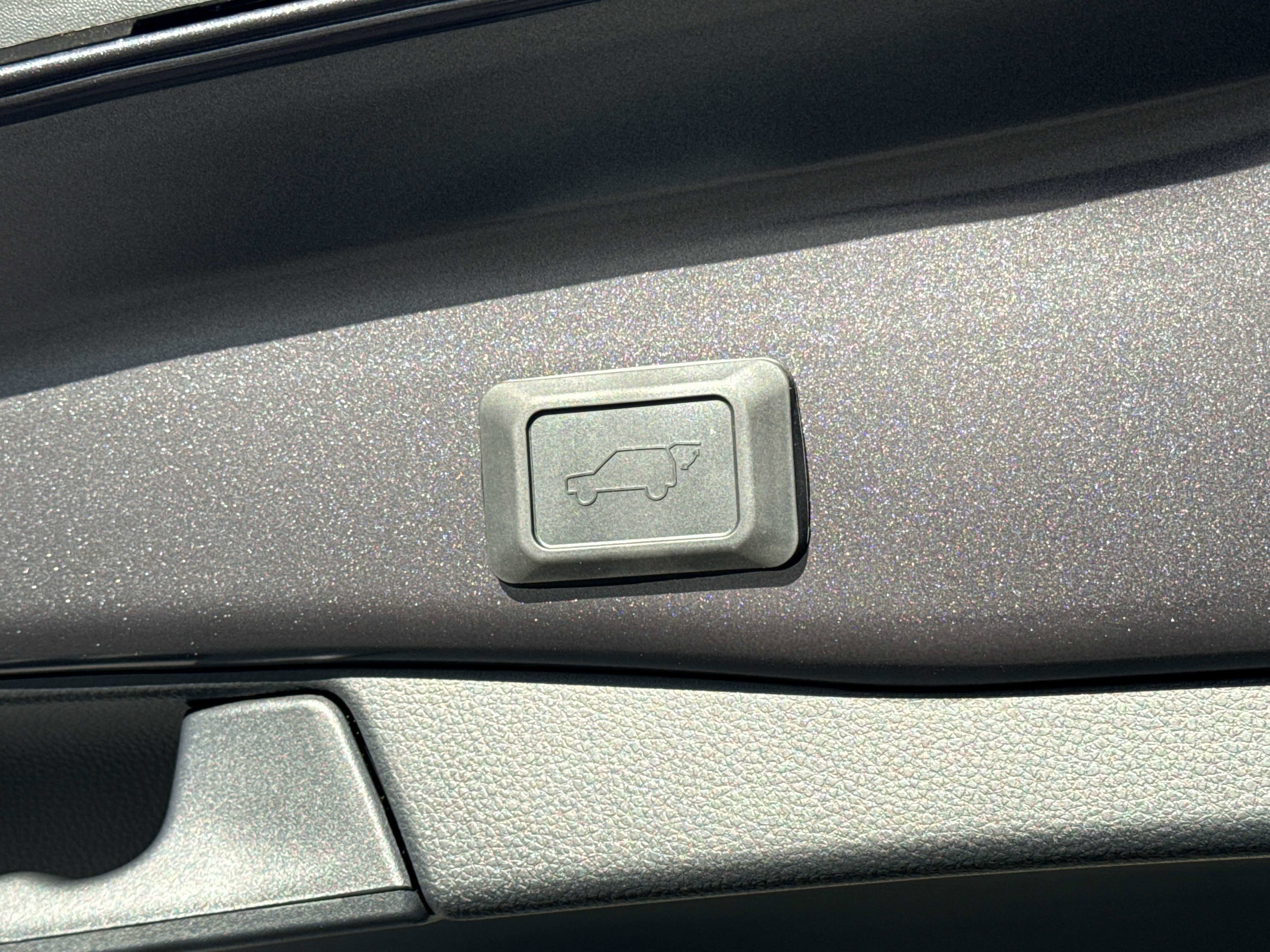 2025 Toyota RAV4 HYBRID Hybrid XLE