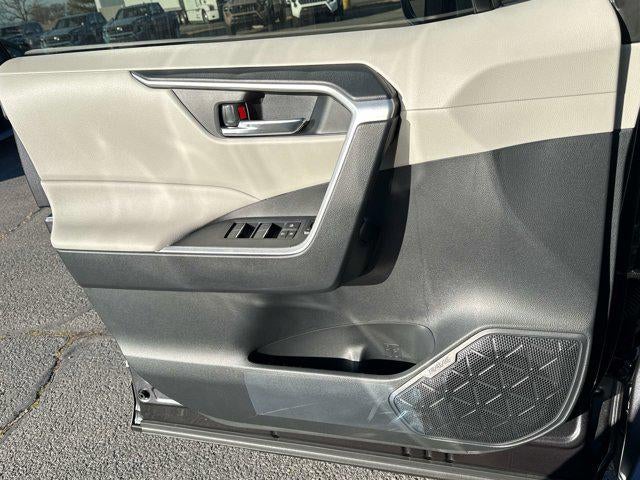 2025 Toyota RAV4 HYBRID Hybrid XLE