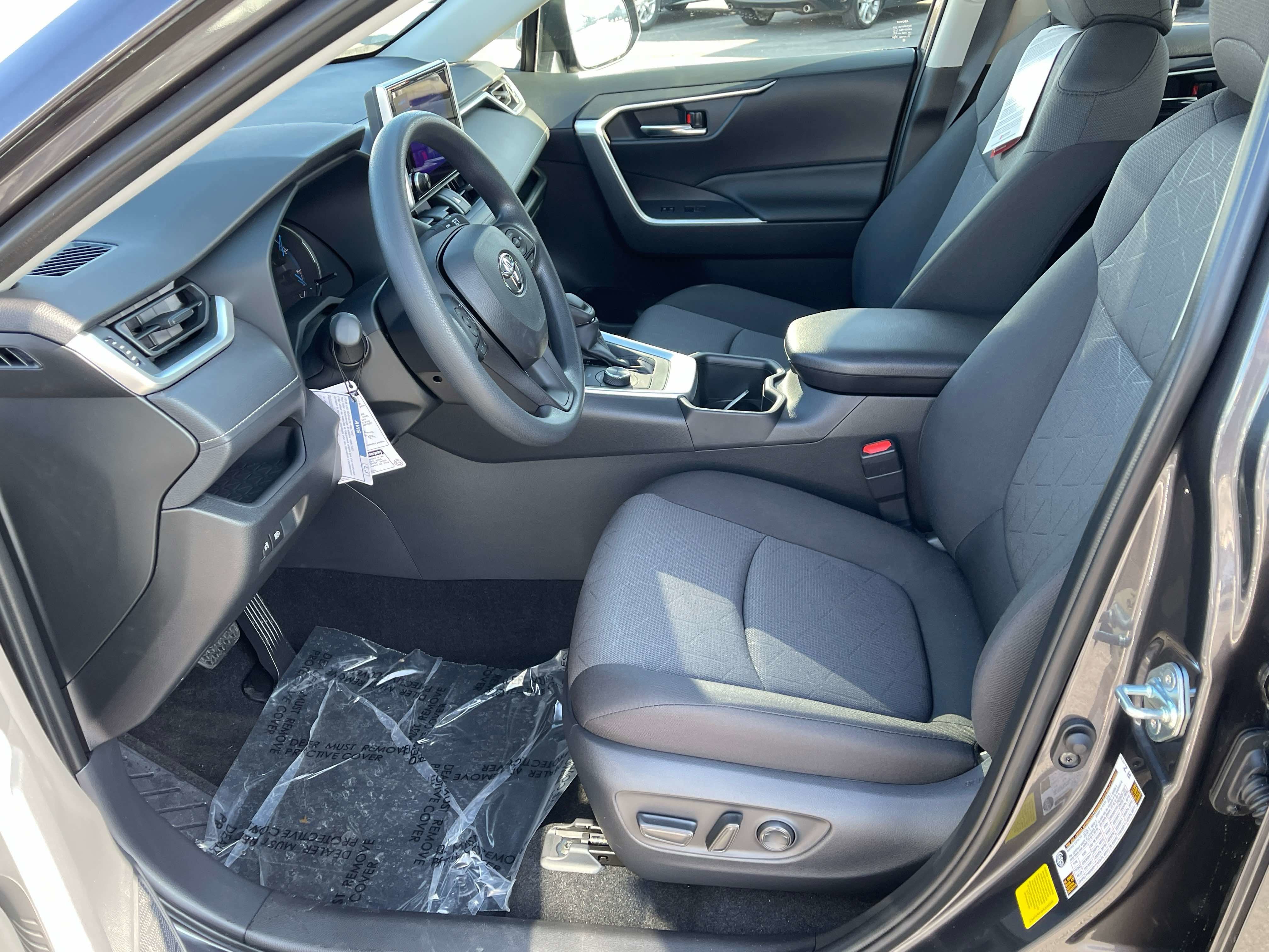 2025 Toyota RAV4 HYBRID Hybrid XLE