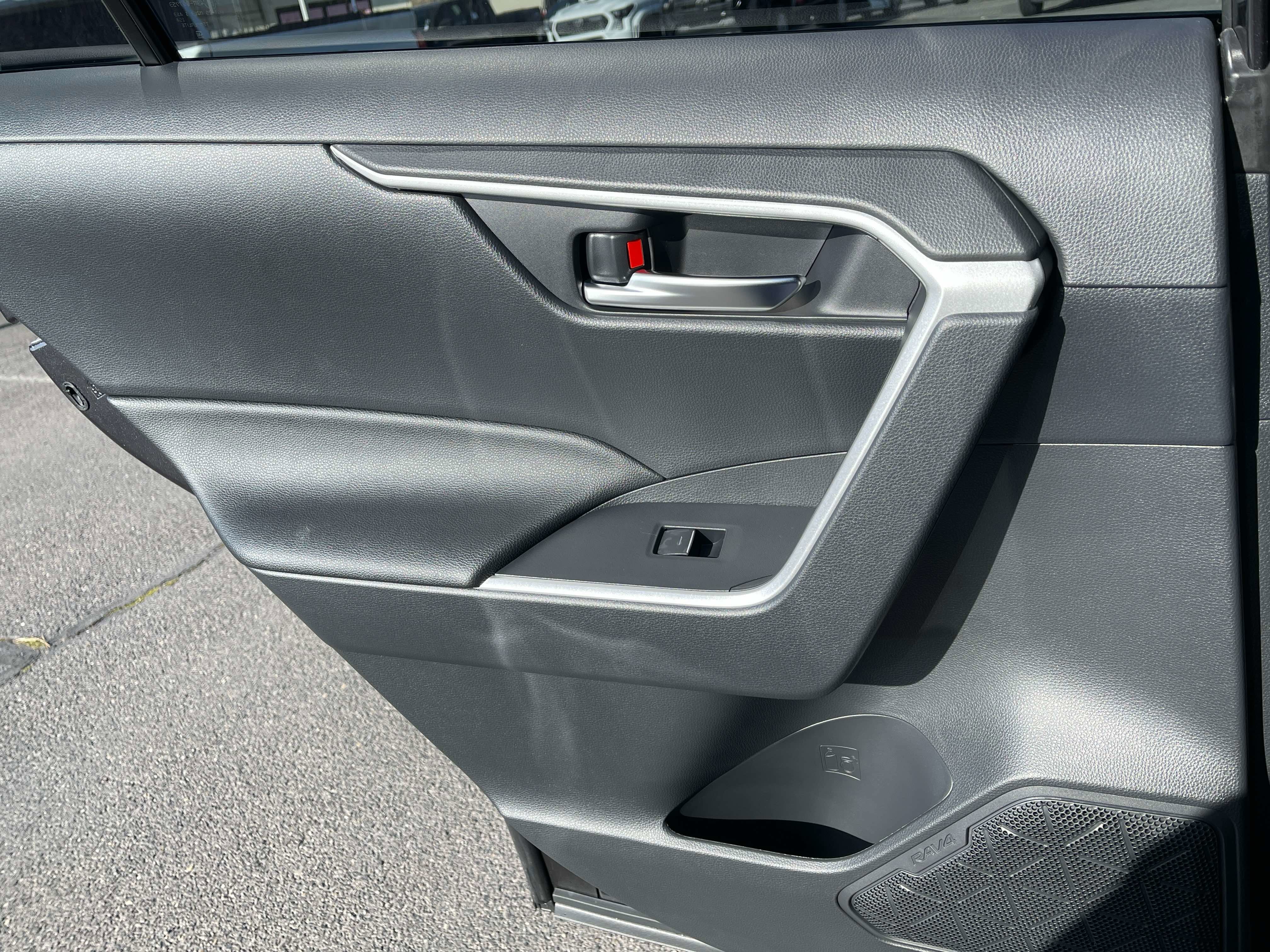 2025 Toyota RAV4 HYBRID Hybrid XLE