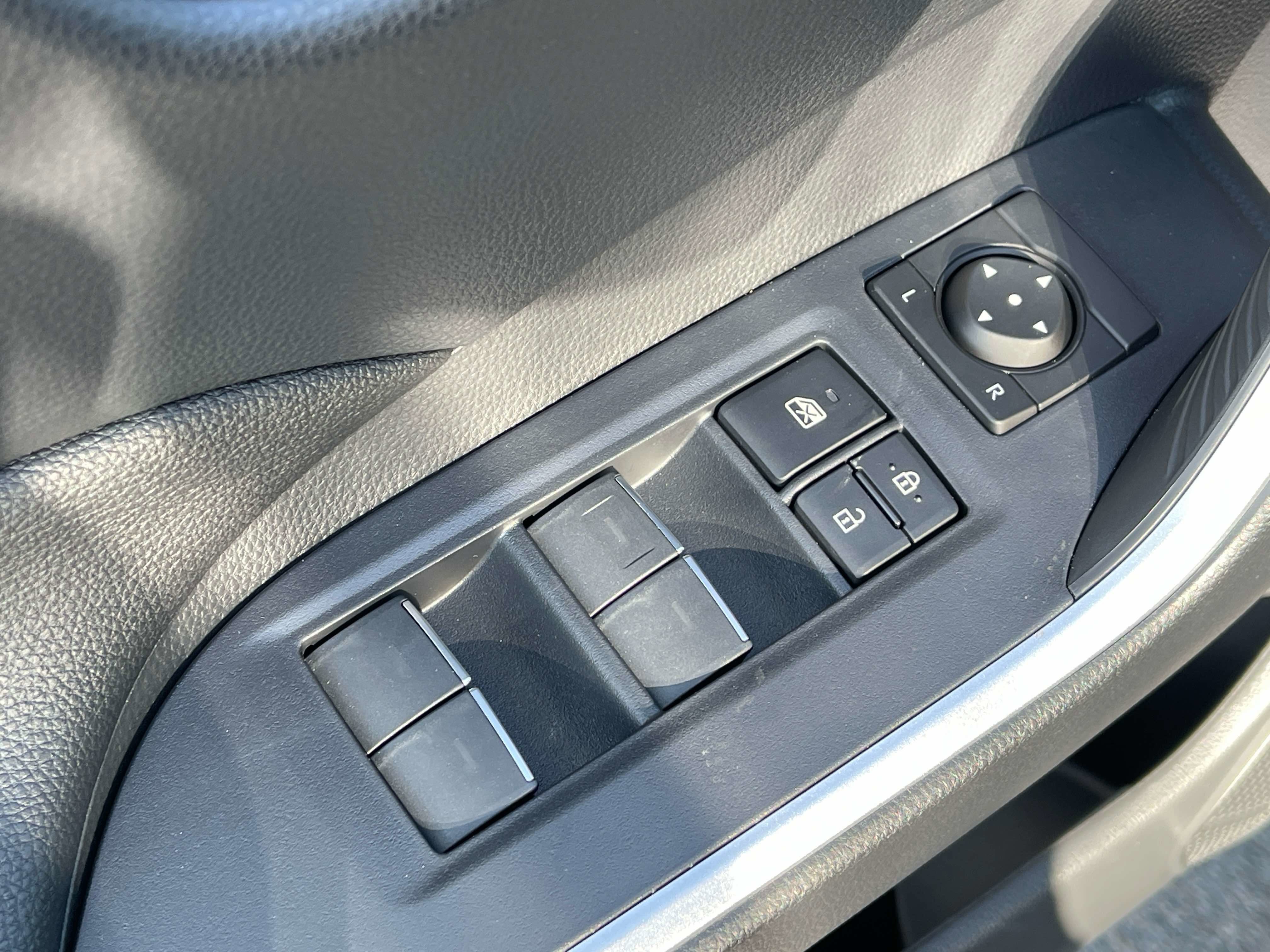 2025 Toyota RAV4 HYBRID Hybrid XLE