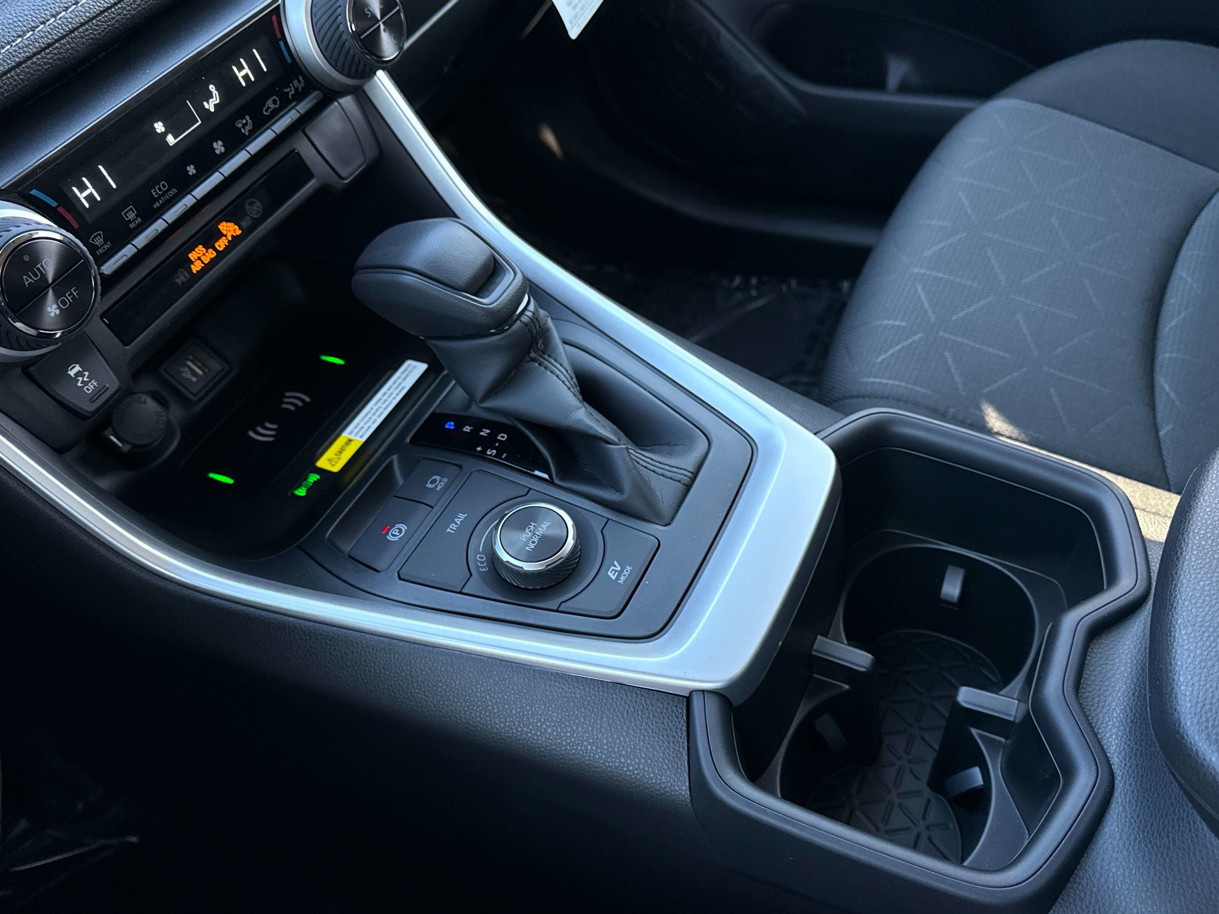 2025 Toyota RAV4 HYBRID Hybrid XLE