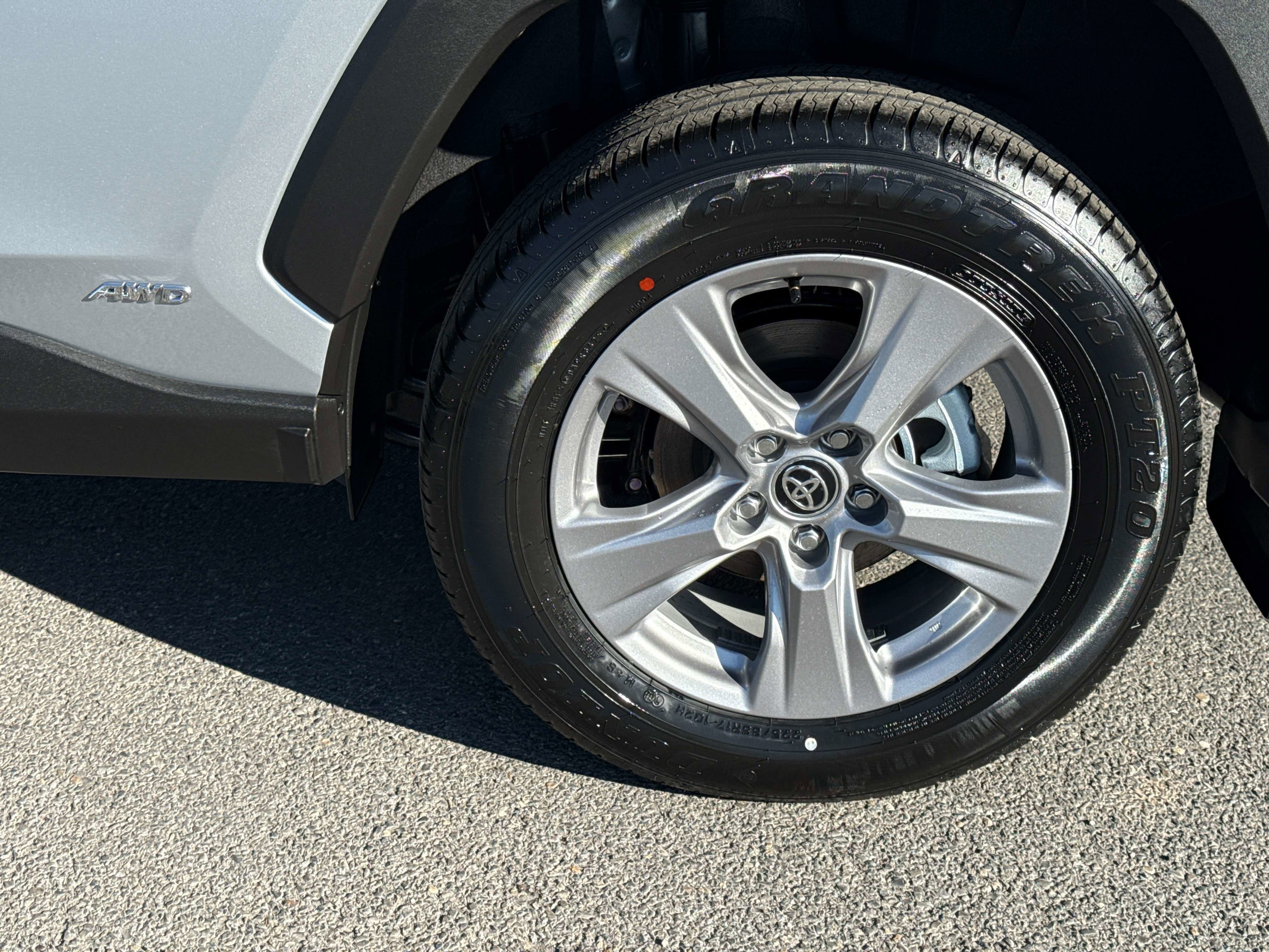 2025 Toyota RAV4 HYBRID Hybrid XLE