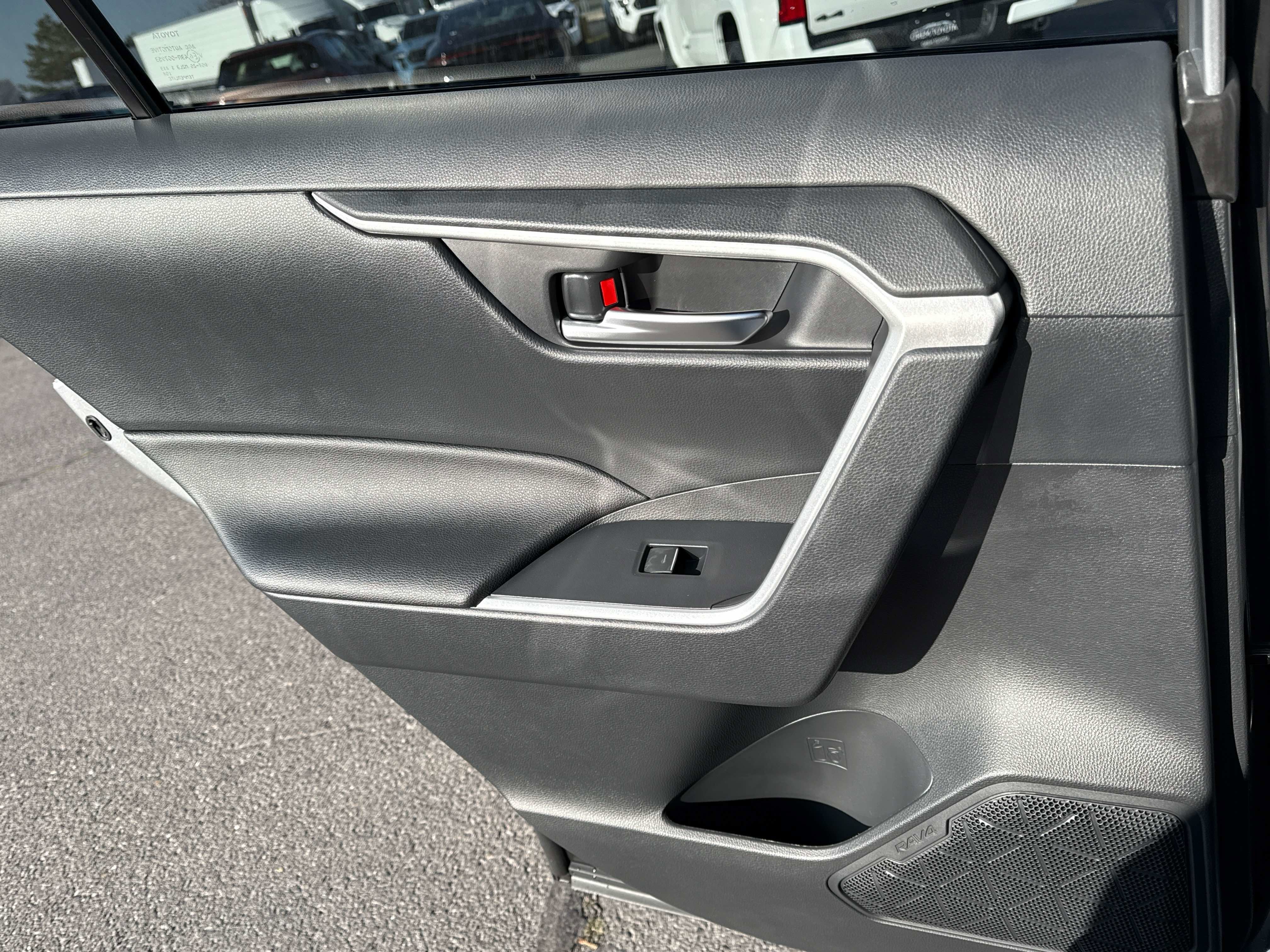 2025 Toyota RAV4 HYBRID Hybrid XLE