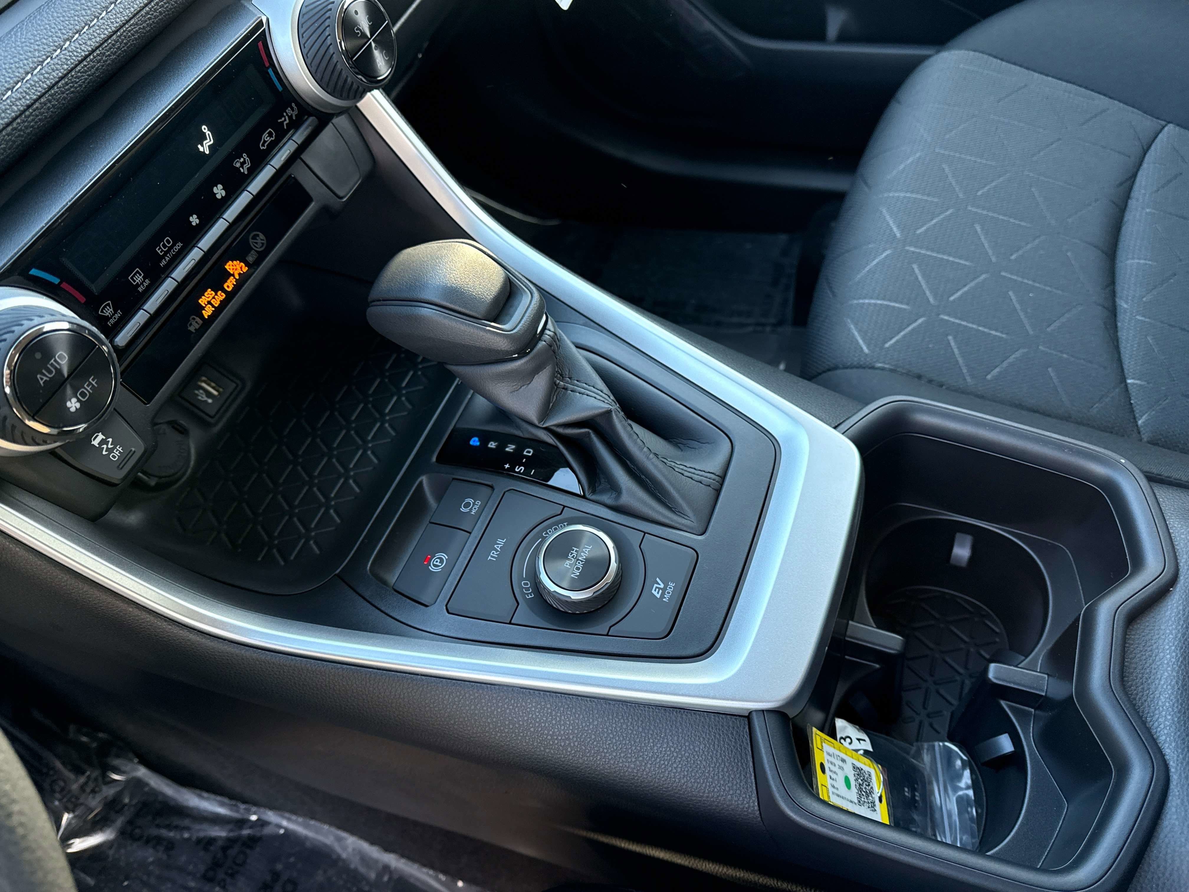 2025 Toyota RAV4 HYBRID Hybrid XLE