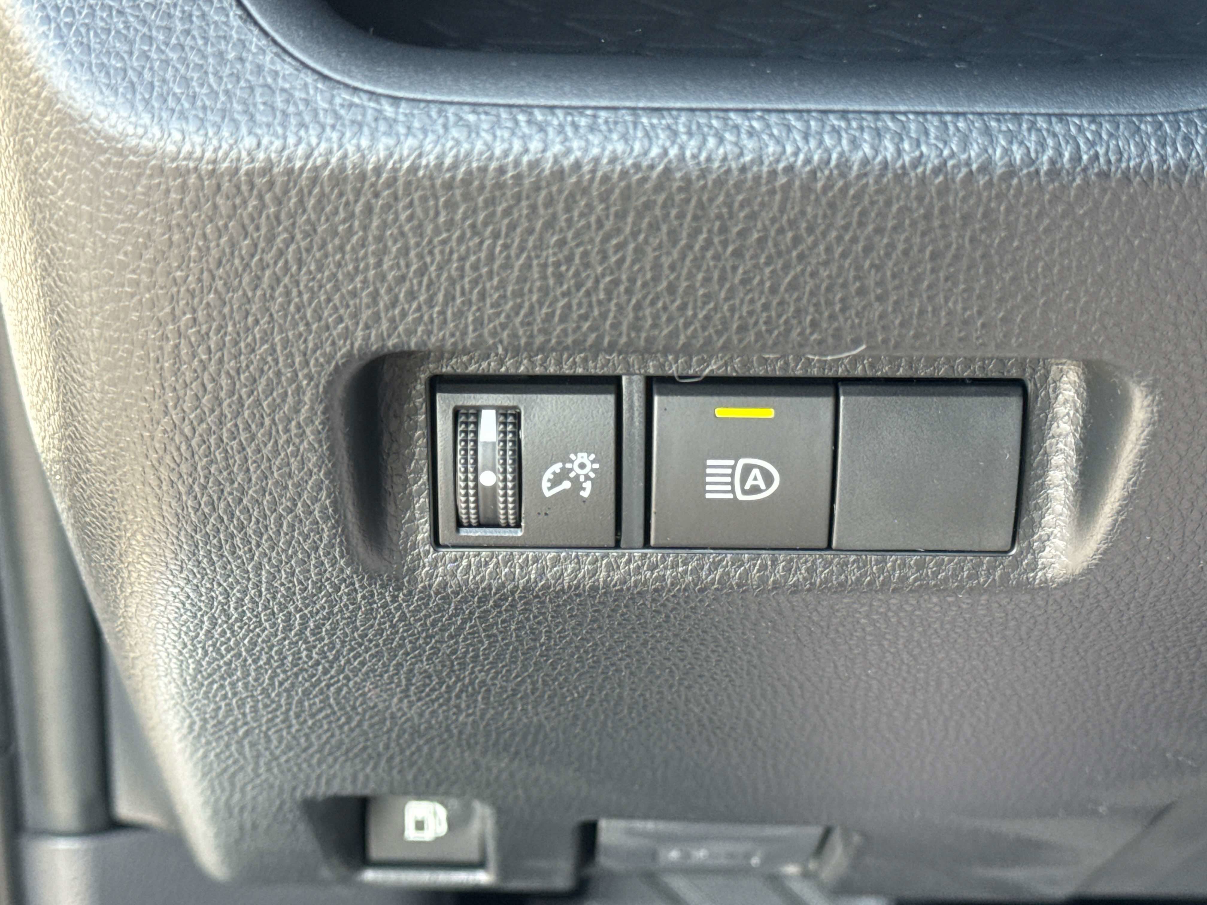 2025 Toyota RAV4 HYBRID Hybrid XLE