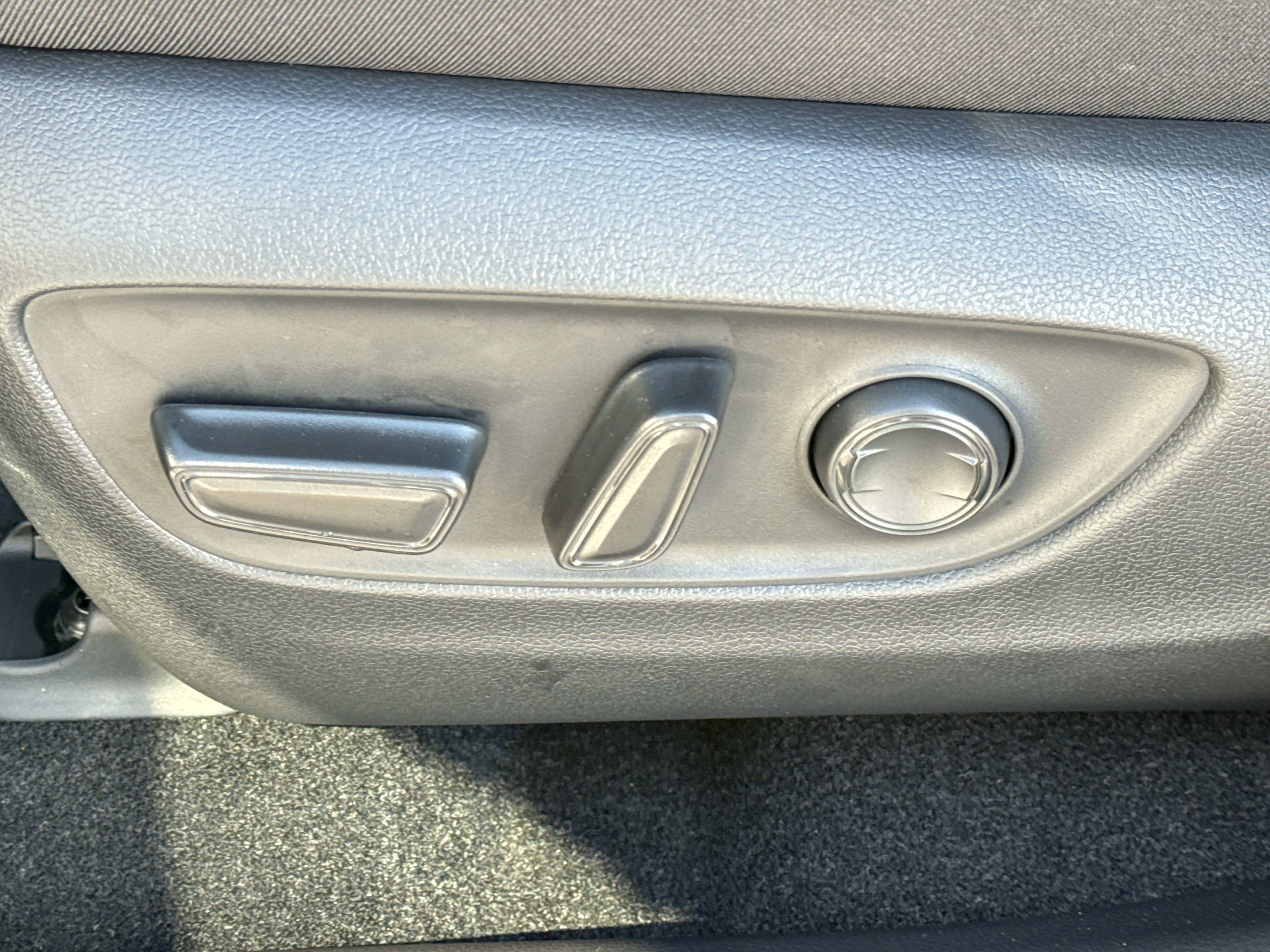 2025 Toyota RAV4 HYBRID Hybrid XLE