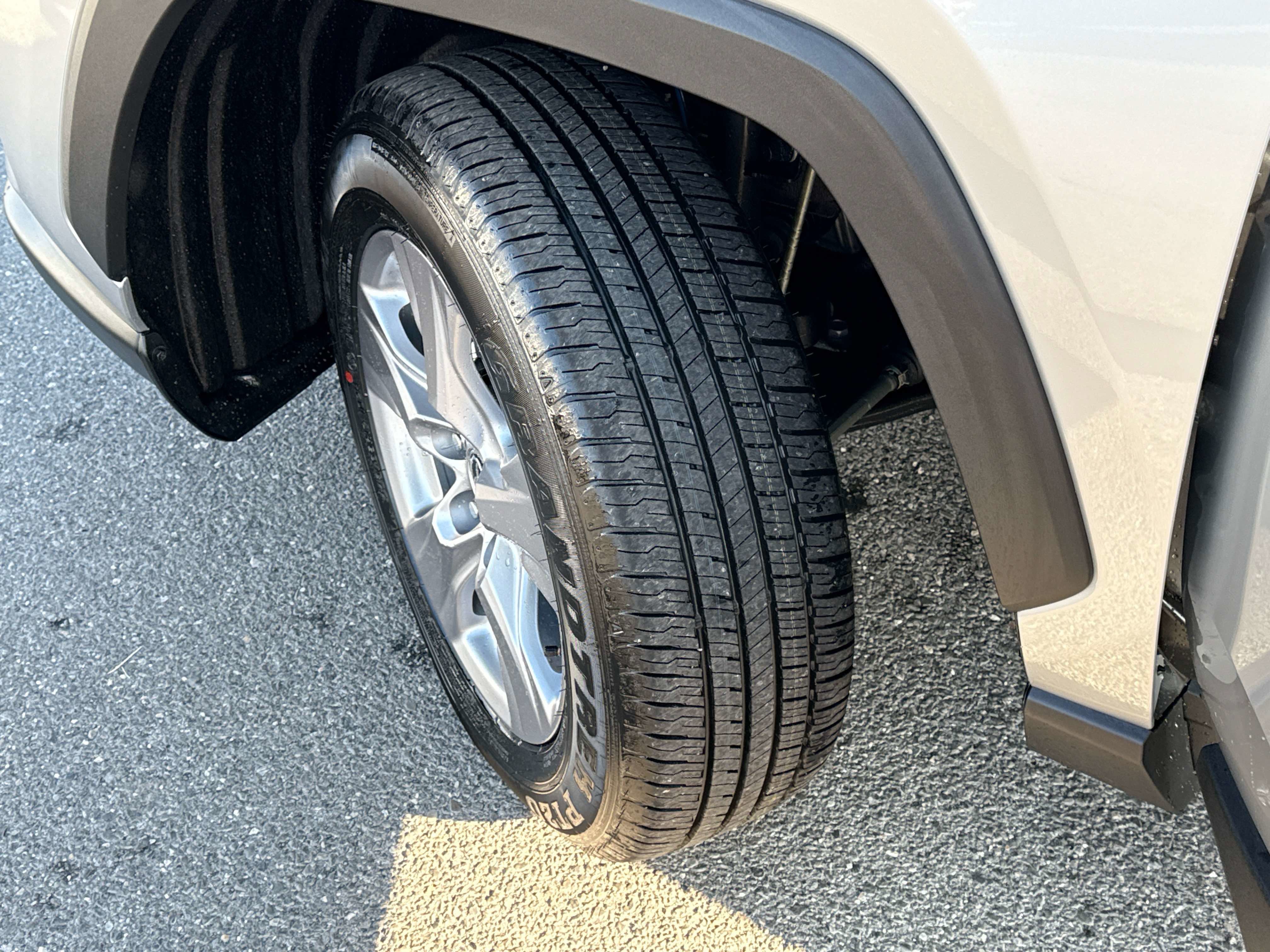 2025 Toyota RAV4 HYBRID Hybrid XLE