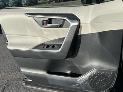 2025 Toyota RAV4 HYBRID Hybrid XLE