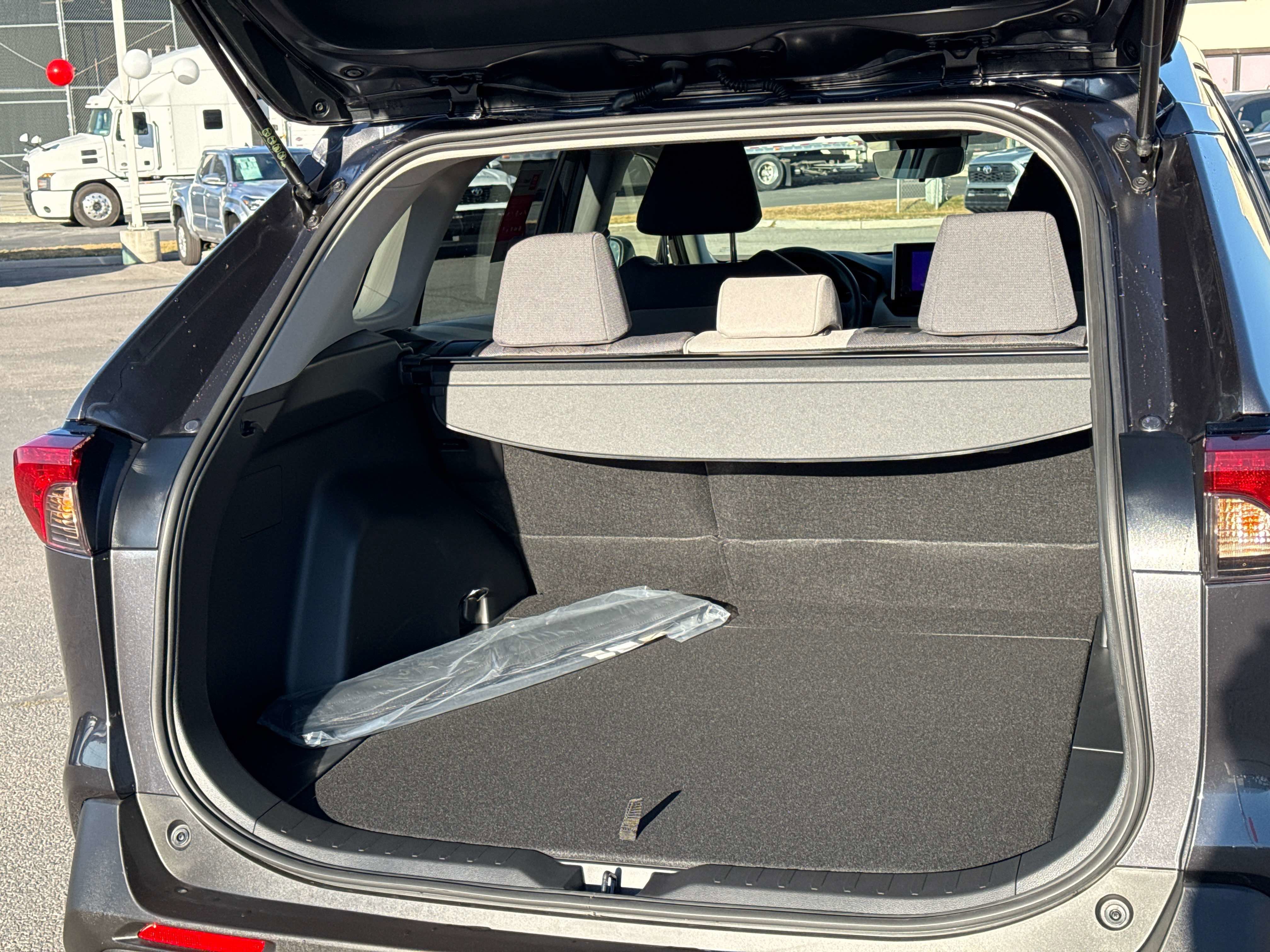 2025 Toyota RAV4 HYBRID Hybrid XLE