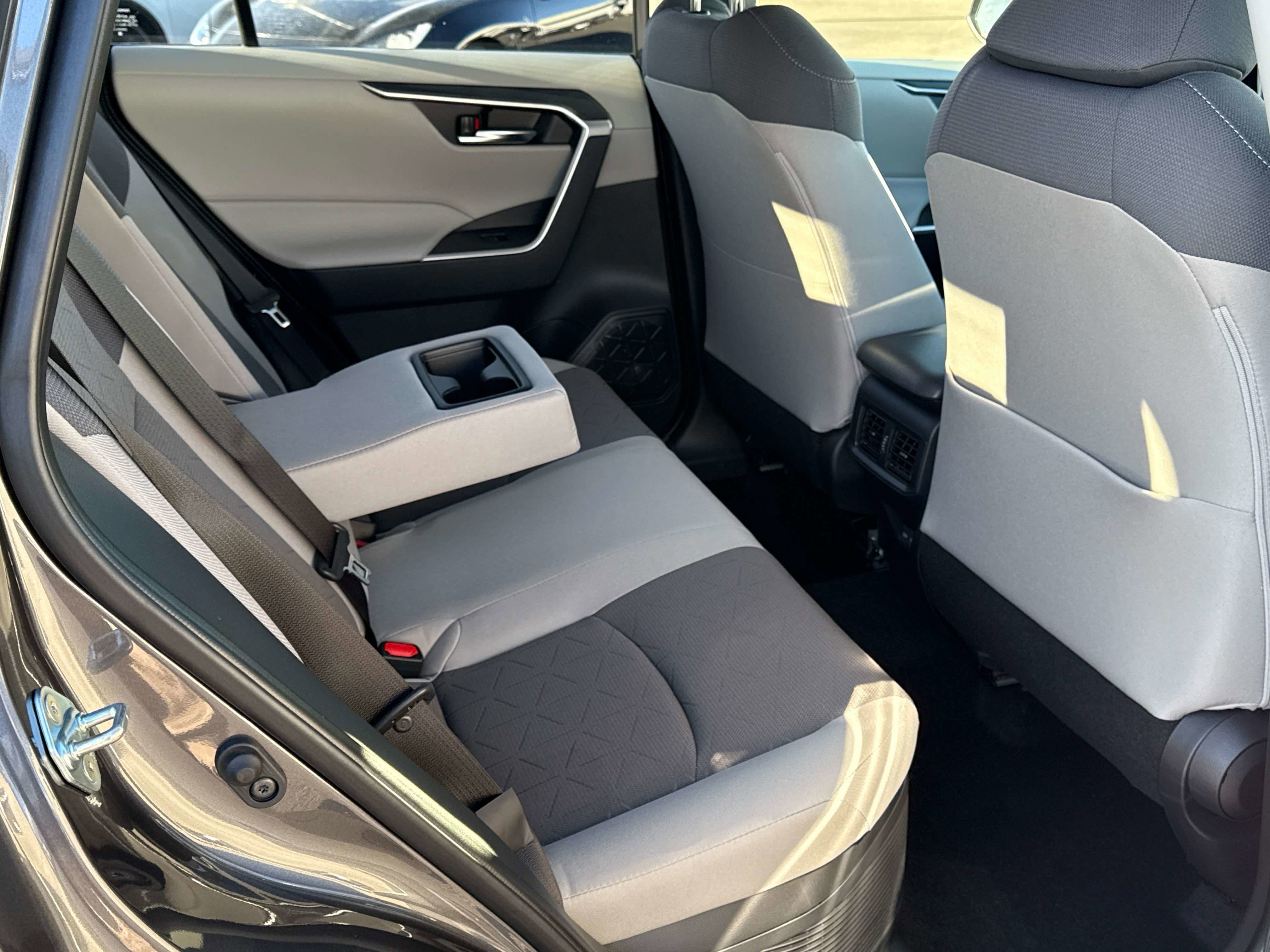 2025 Toyota RAV4 HYBRID Hybrid XLE