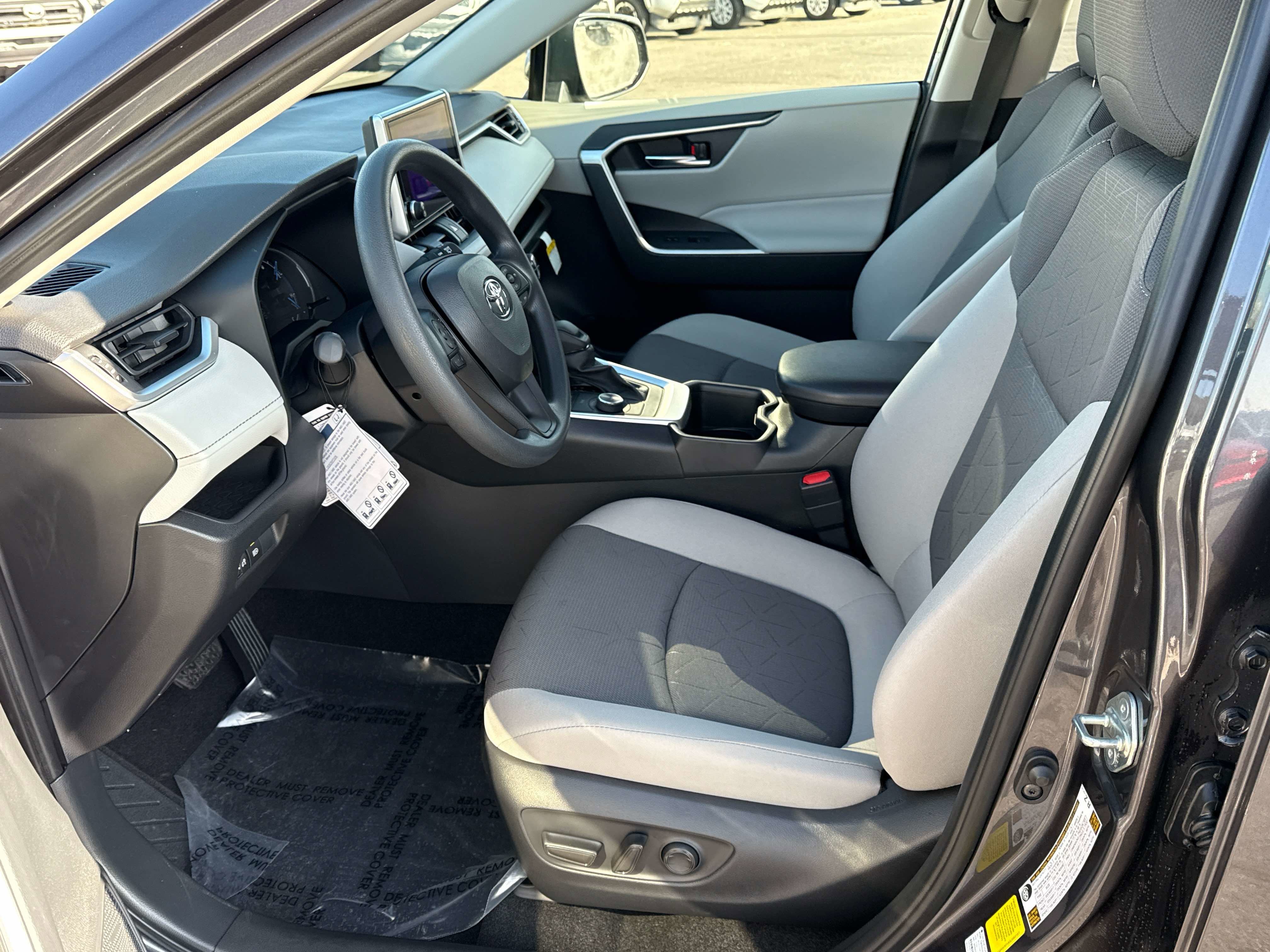 2025 Toyota RAV4 HYBRID Hybrid XLE