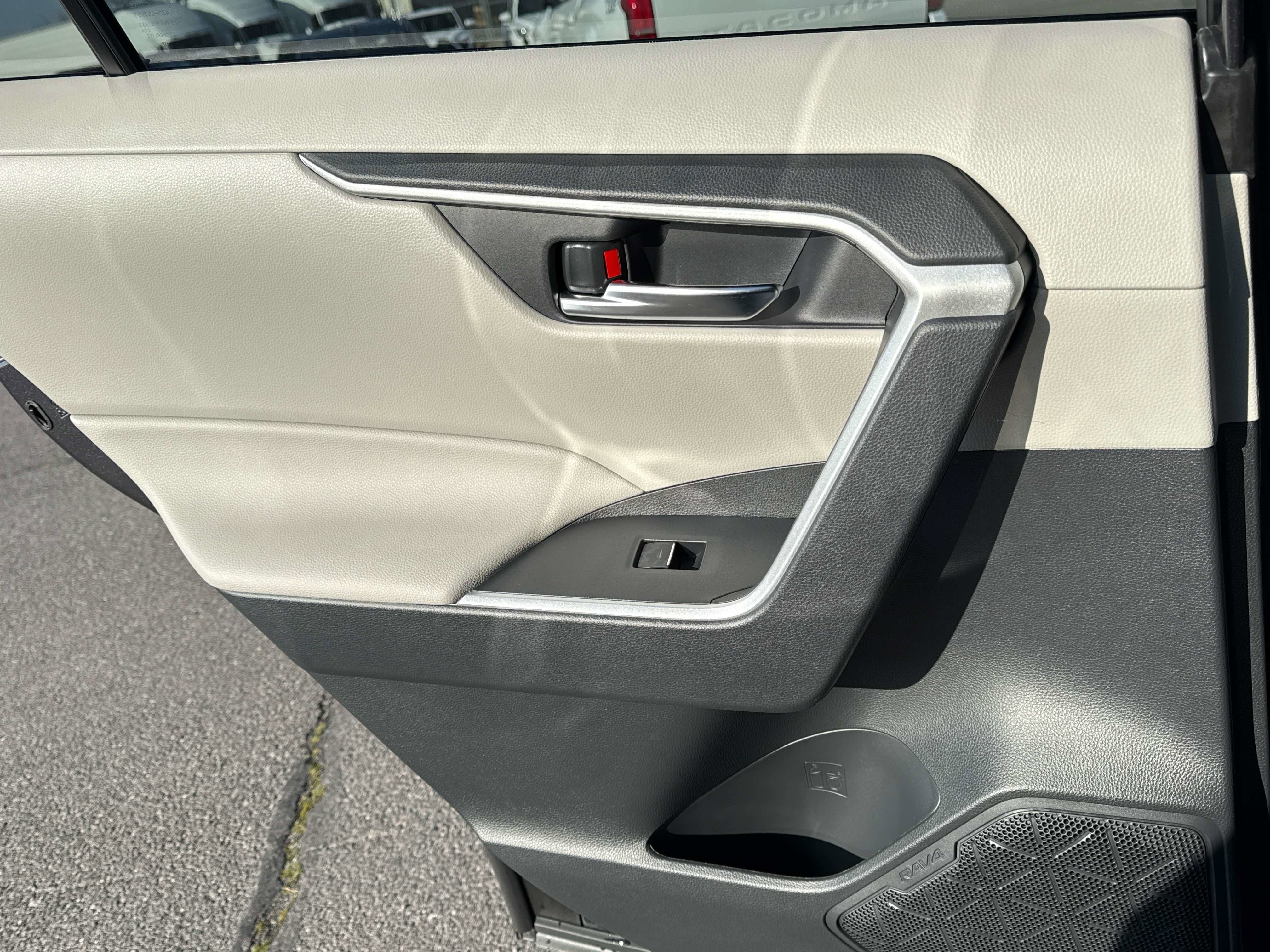 2025 Toyota RAV4 HYBRID Hybrid XLE