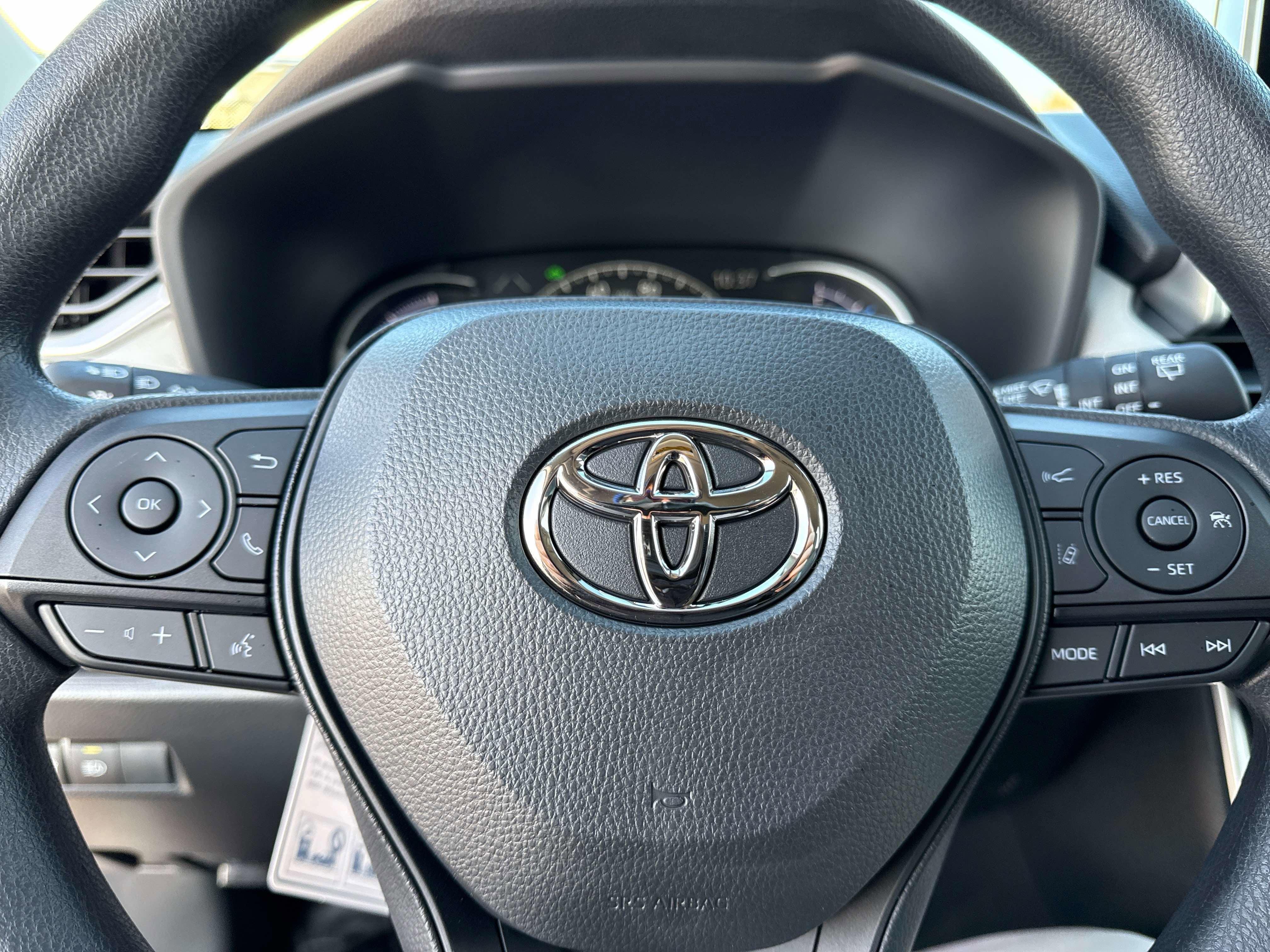2025 Toyota RAV4 HYBRID Hybrid XLE