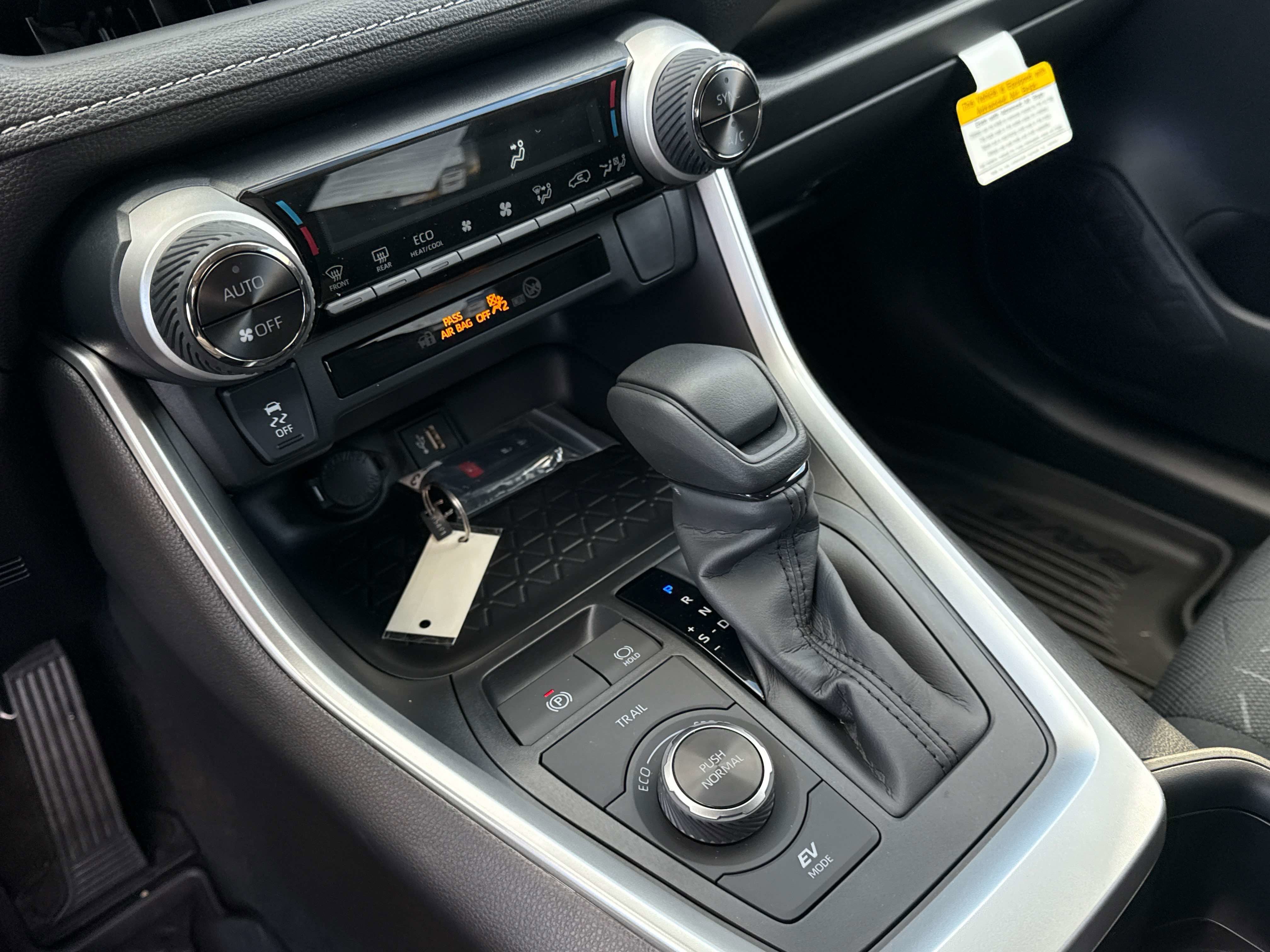 2025 Toyota RAV4 HYBRID Hybrid XLE