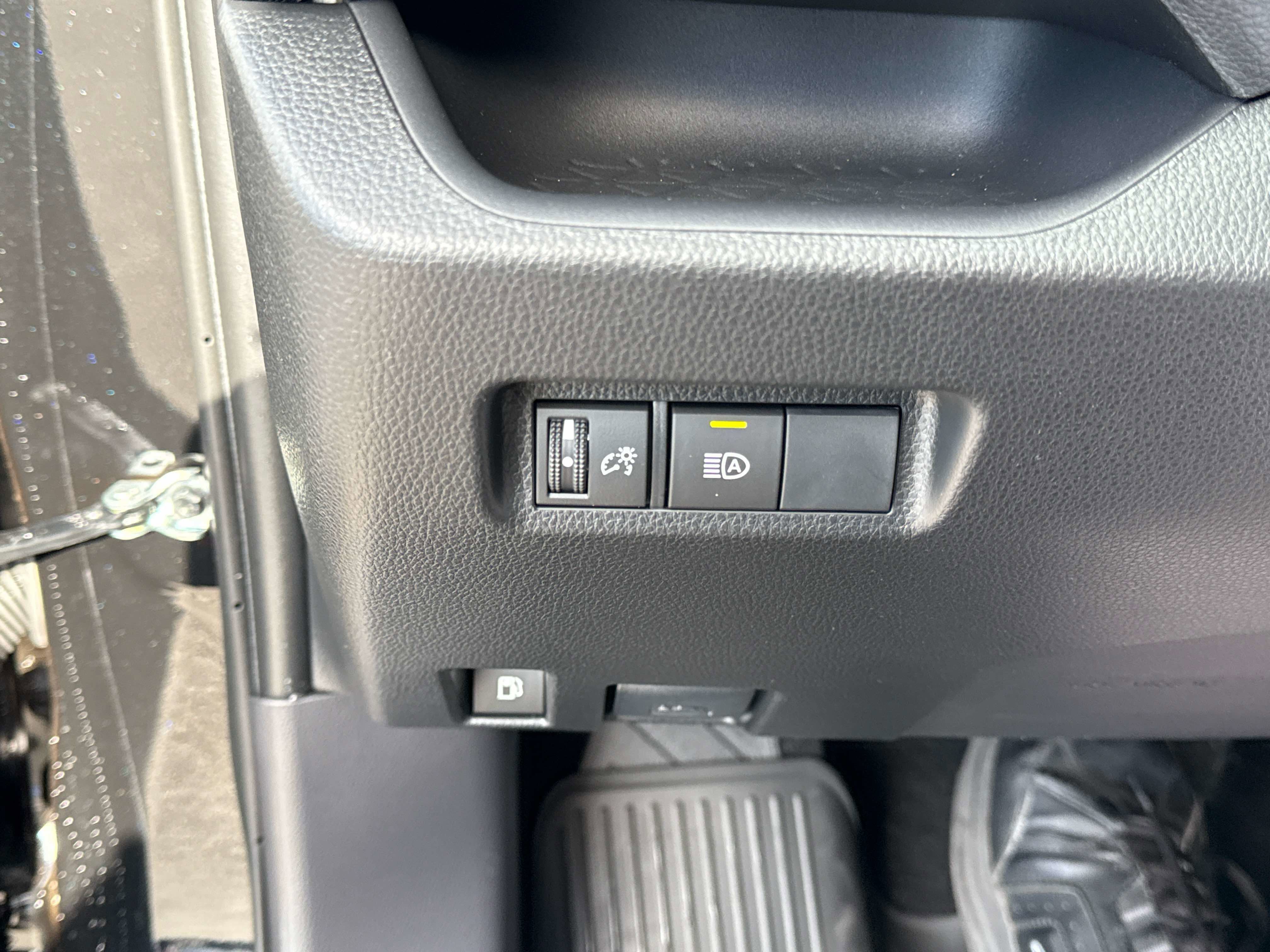 2025 Toyota RAV4 HYBRID Hybrid XLE