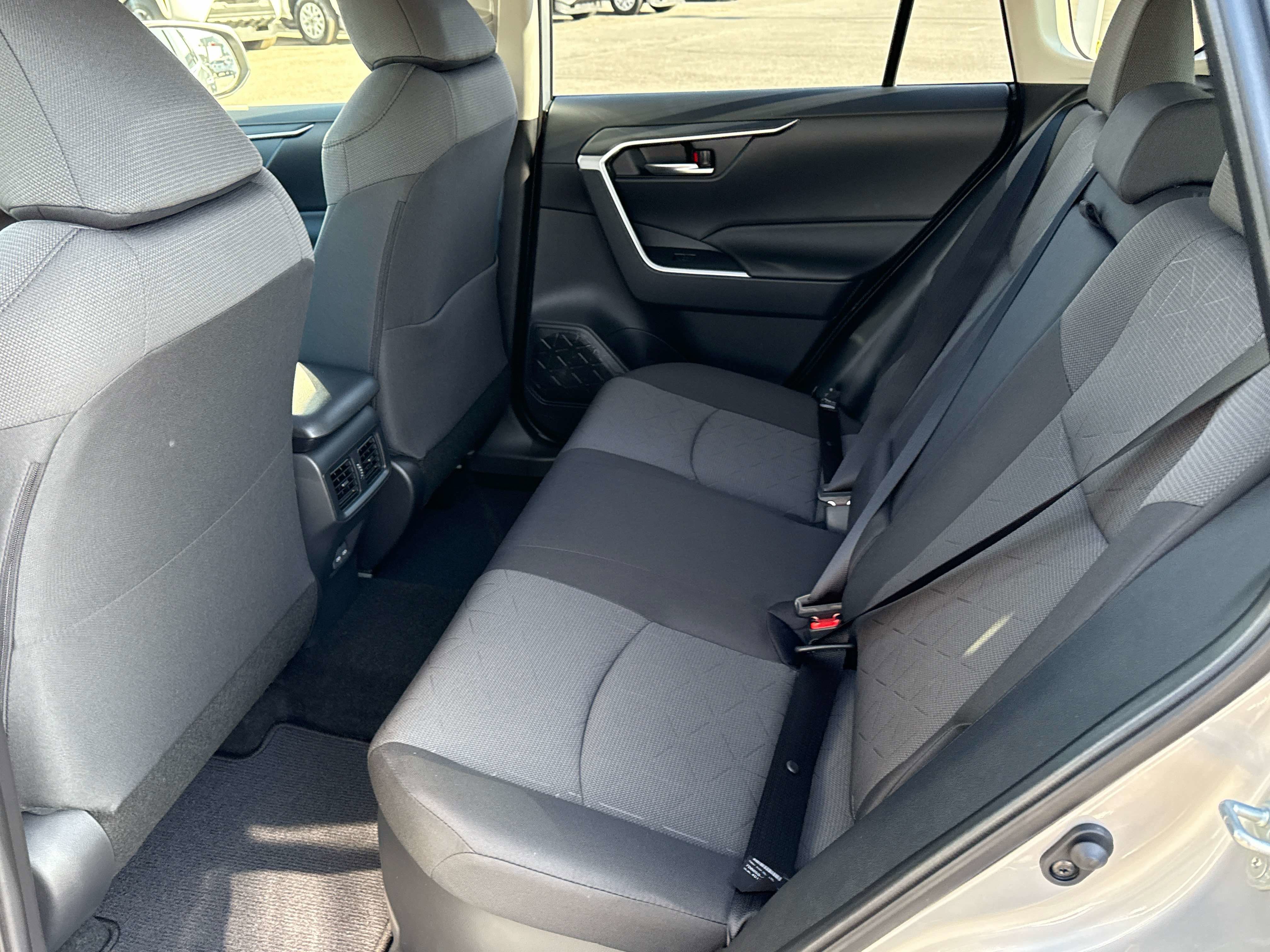 2025 Toyota RAV4 HYBRID Hybrid XLE