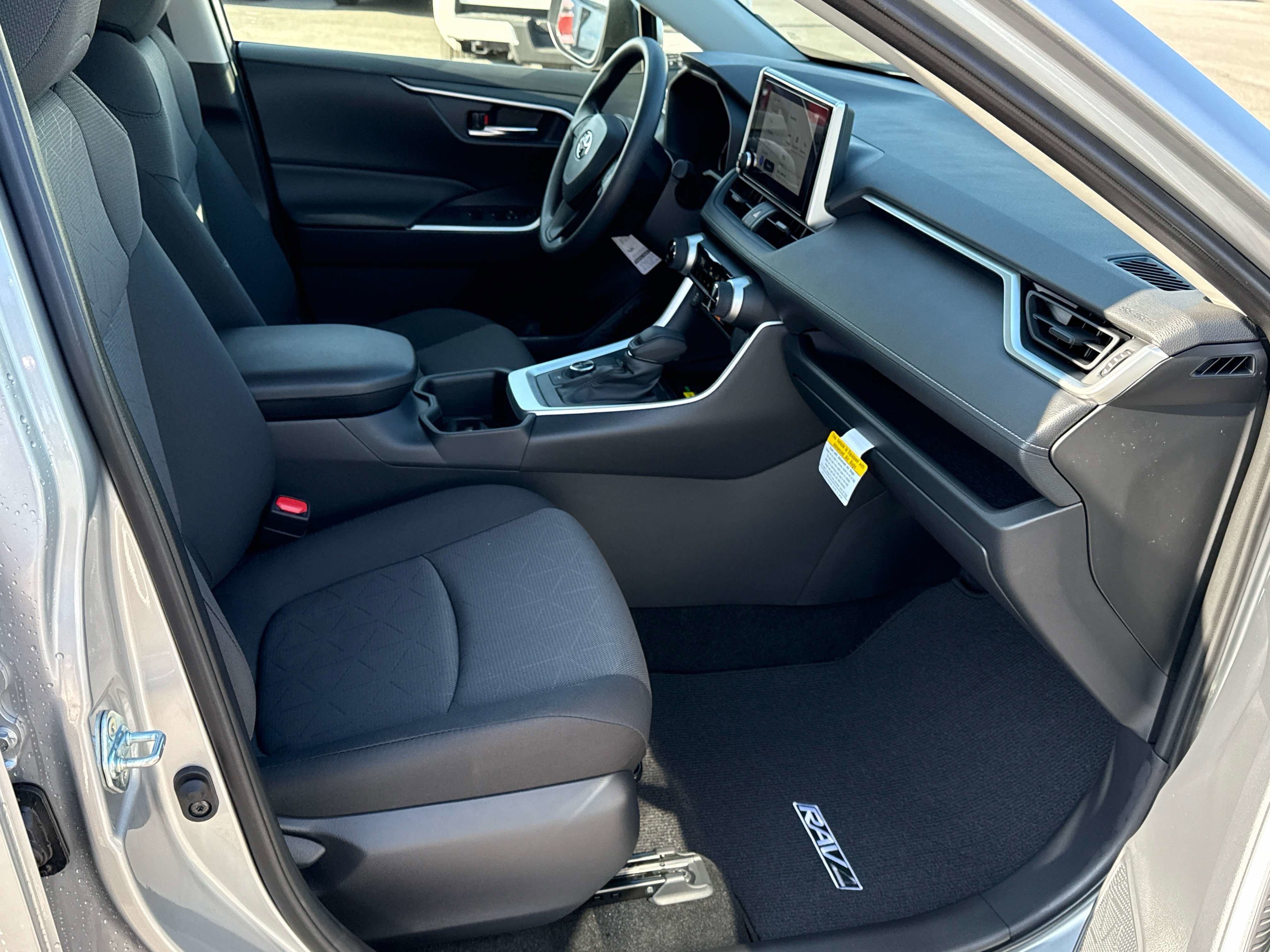 2025 Toyota RAV4 HYBRID Hybrid XLE