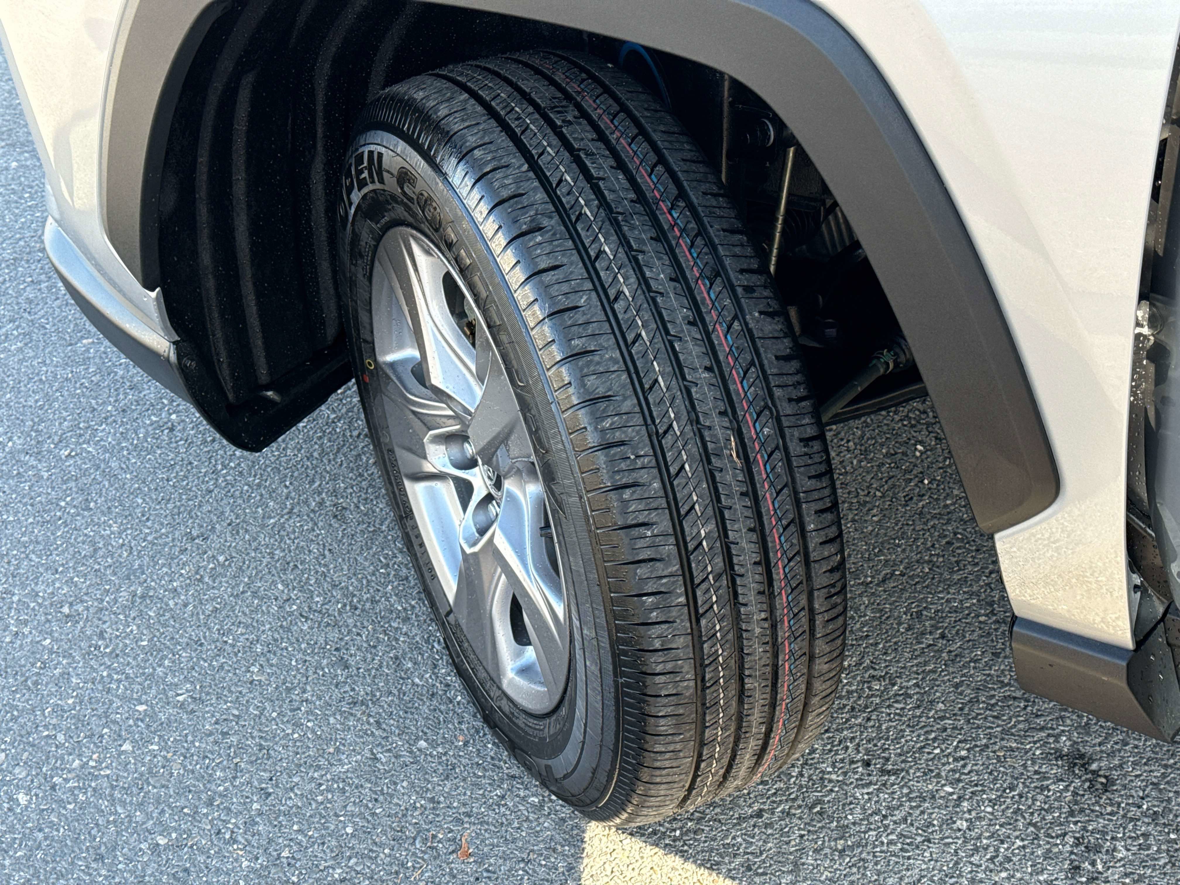 2025 Toyota RAV4 HYBRID Hybrid XLE