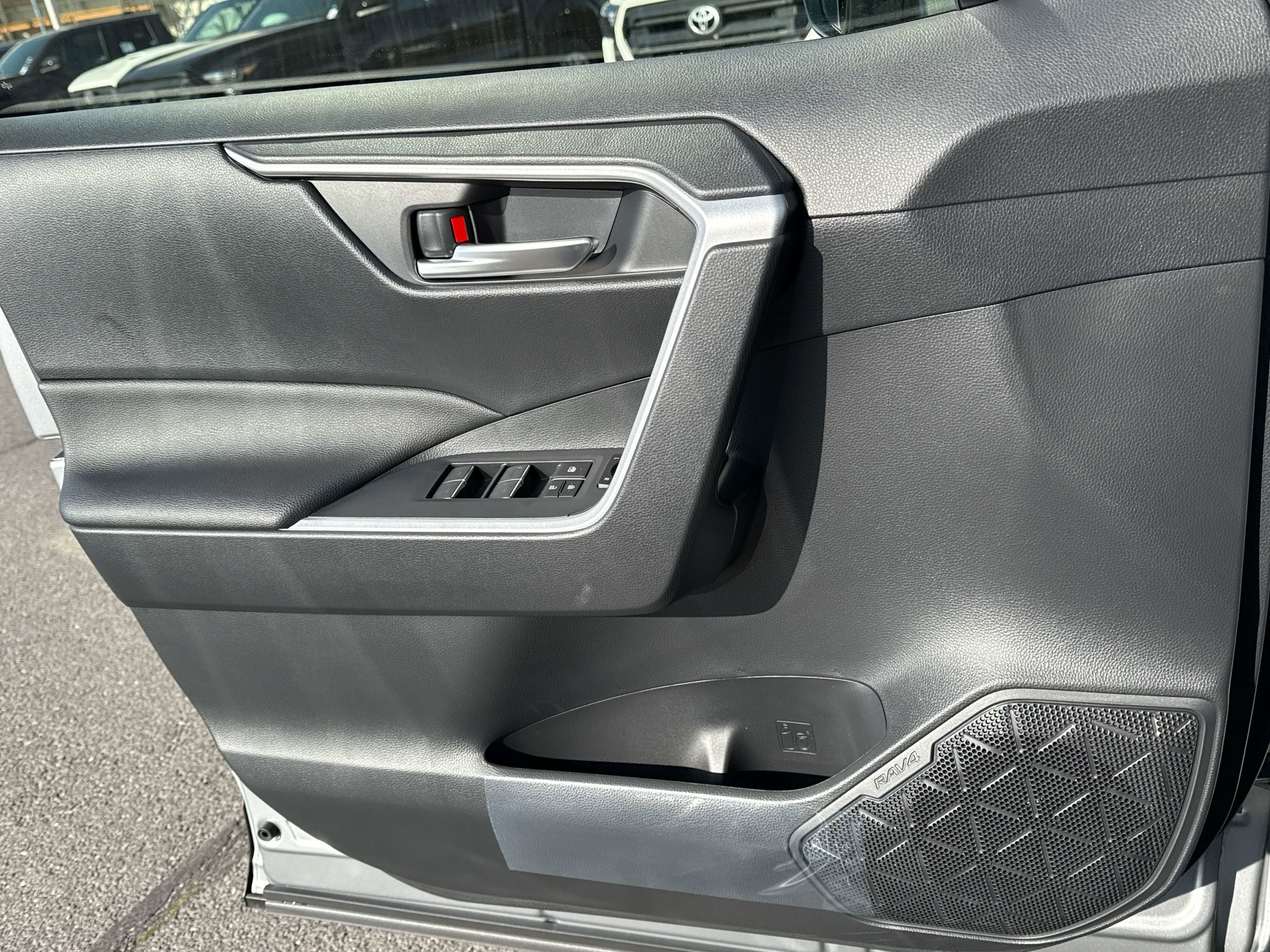 2025 Toyota RAV4 HYBRID Hybrid XLE