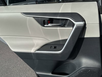 2025 Toyota RAV4 HYBRID Hybrid XLE