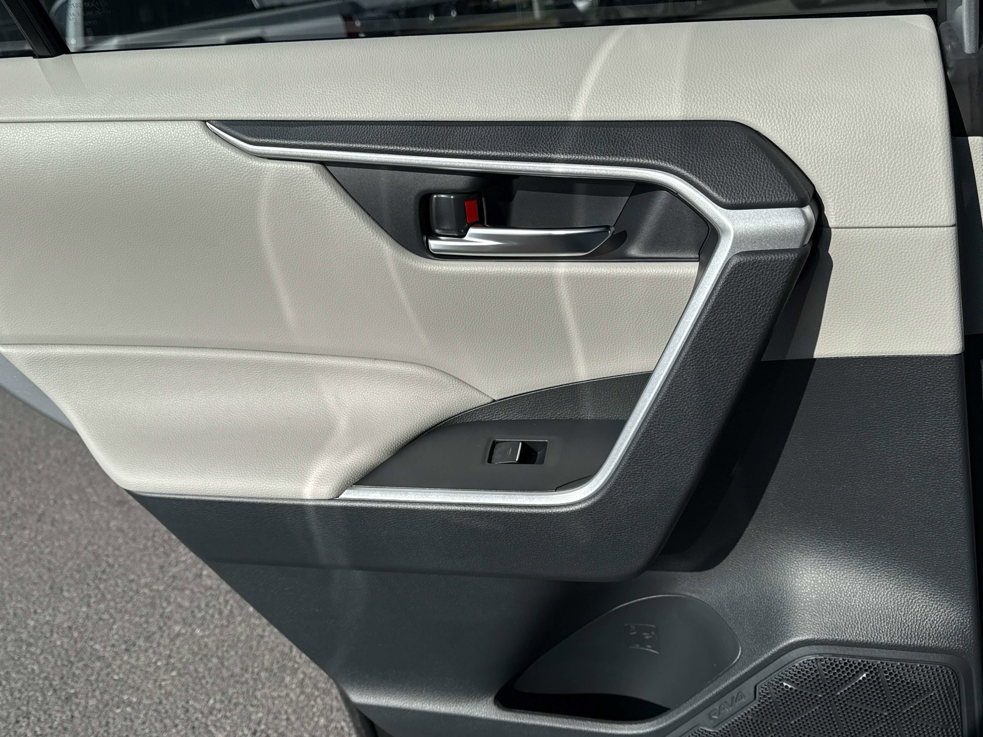 2025 Toyota RAV4 HYBRID Hybrid XLE