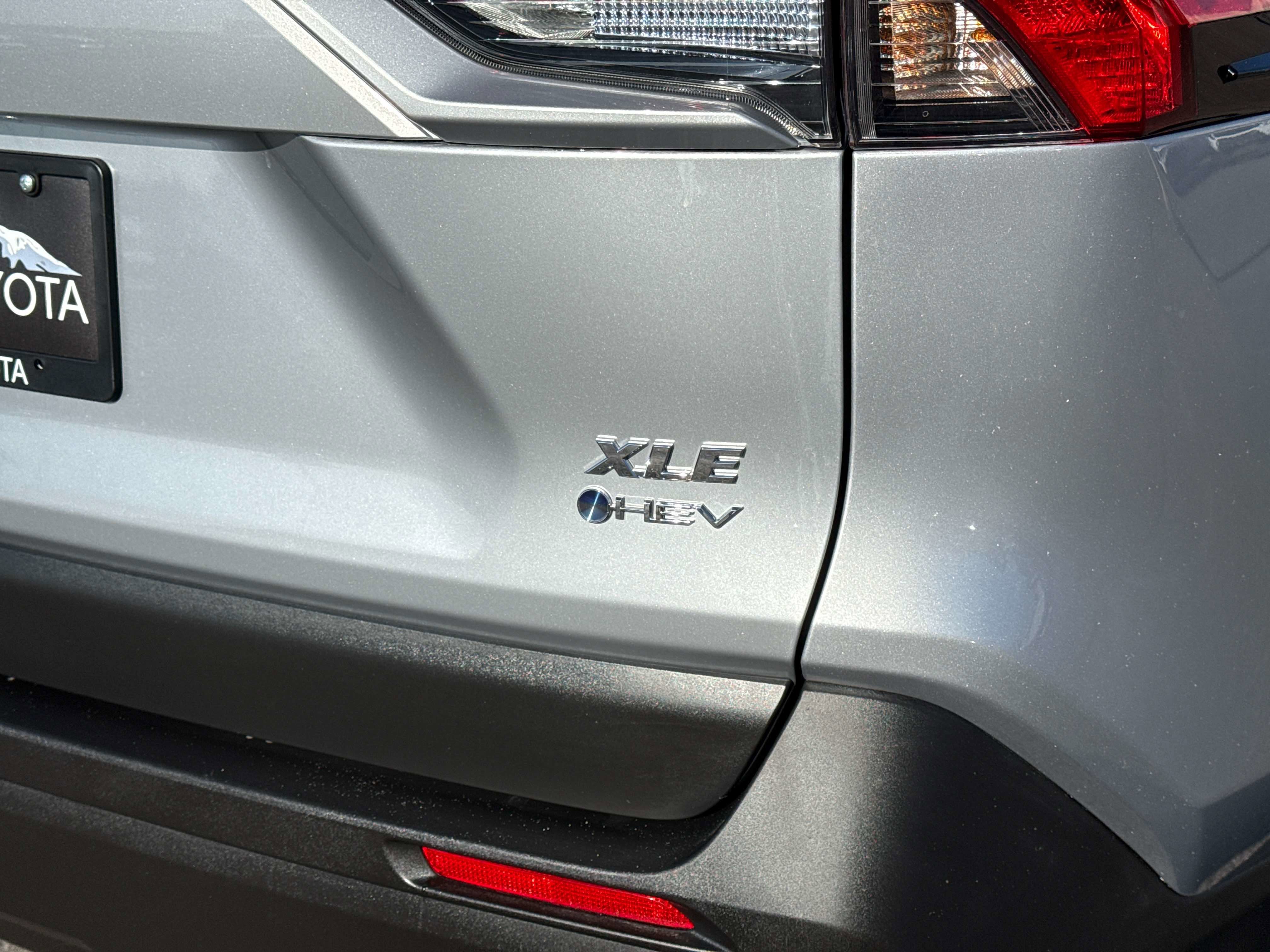 2025 Toyota RAV4 HYBRID Hybrid XLE