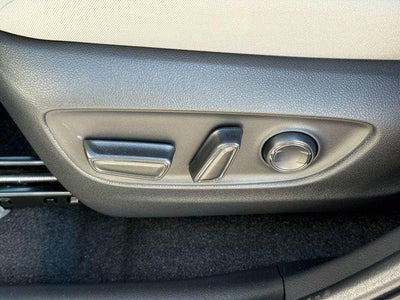 2025 Toyota RAV4 HYBRID Hybrid XLE