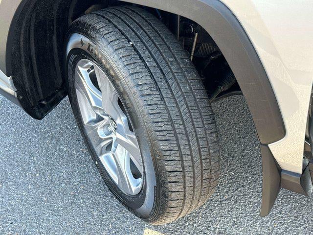 2025 Toyota RAV4 HYBRID Hybrid XLE