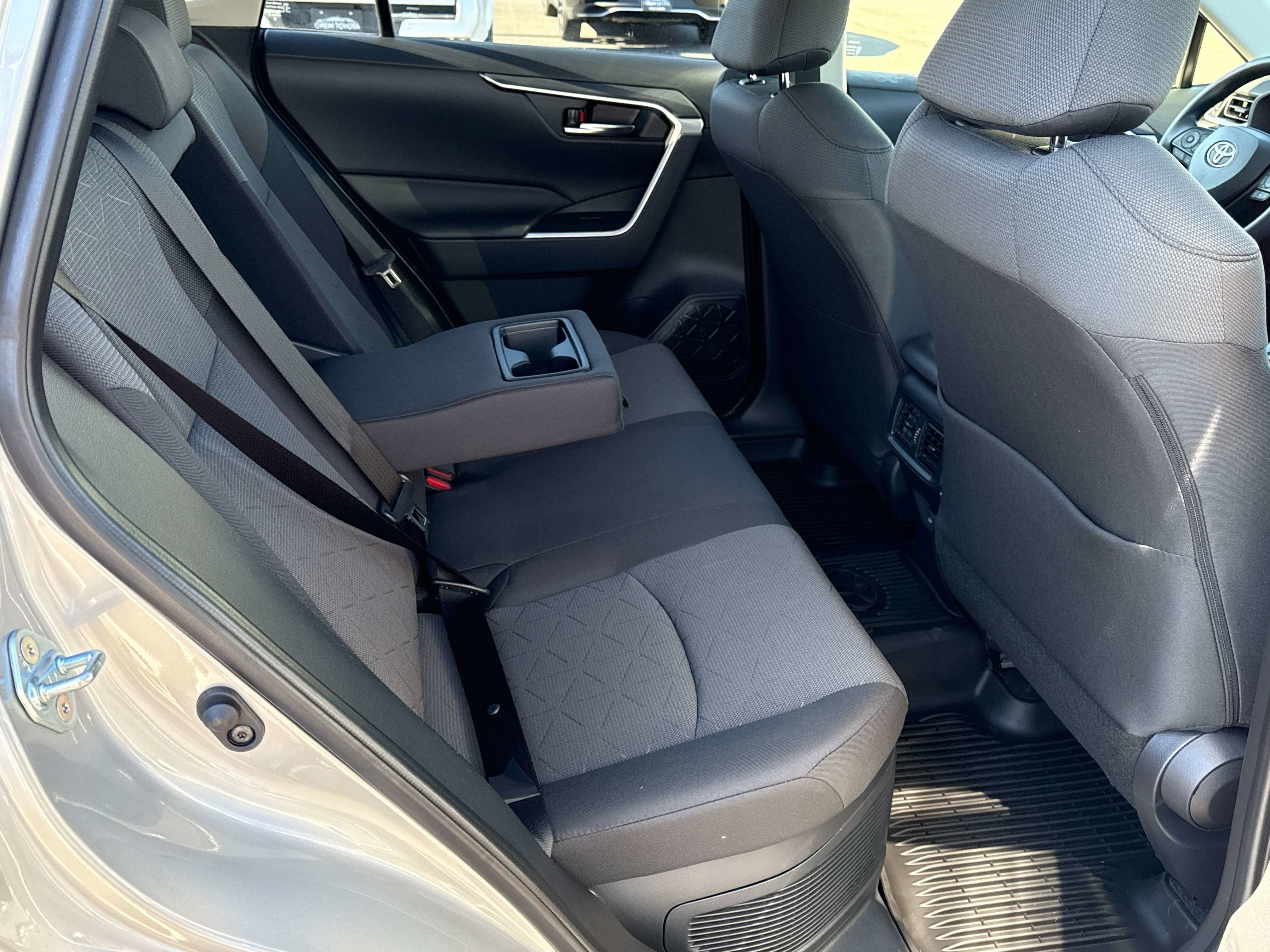 2025 Toyota RAV4 HYBRID Hybrid XLE