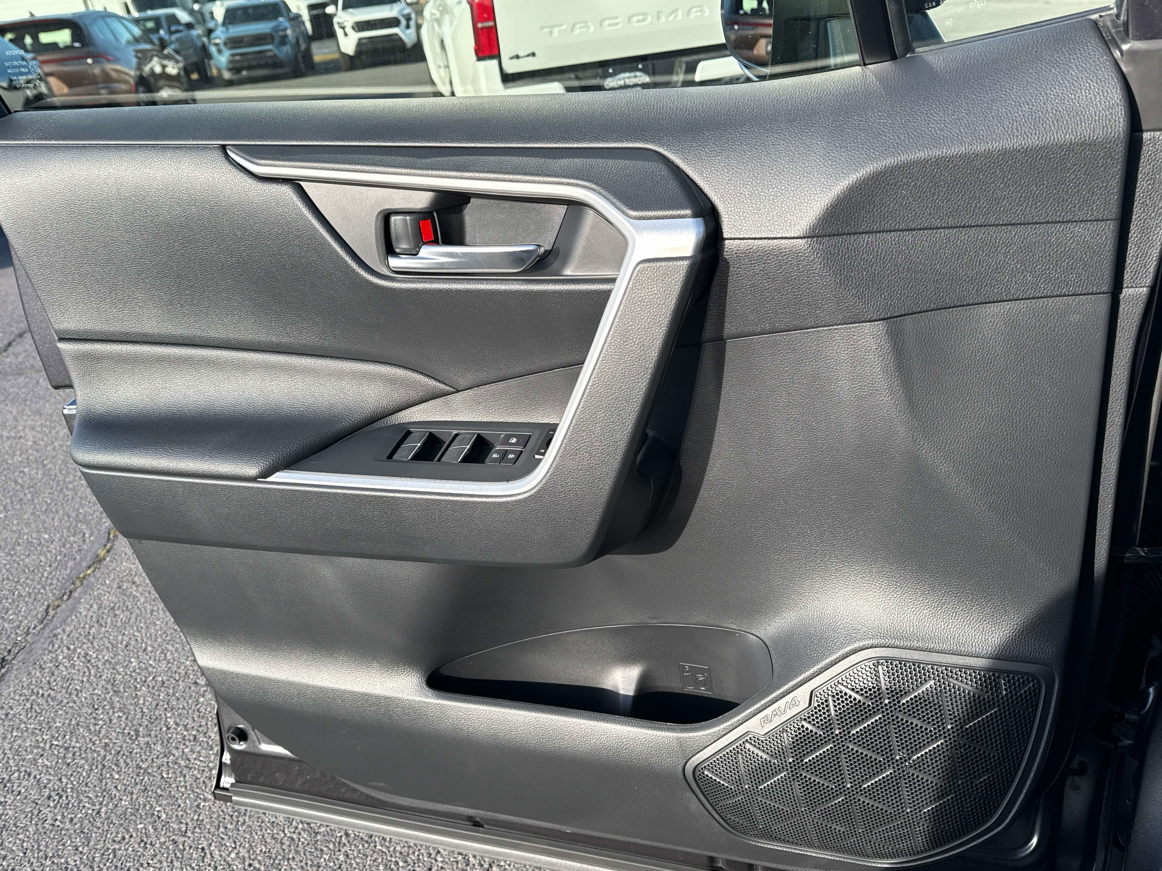 2025 Toyota RAV4 HYBRID Hybrid XLE