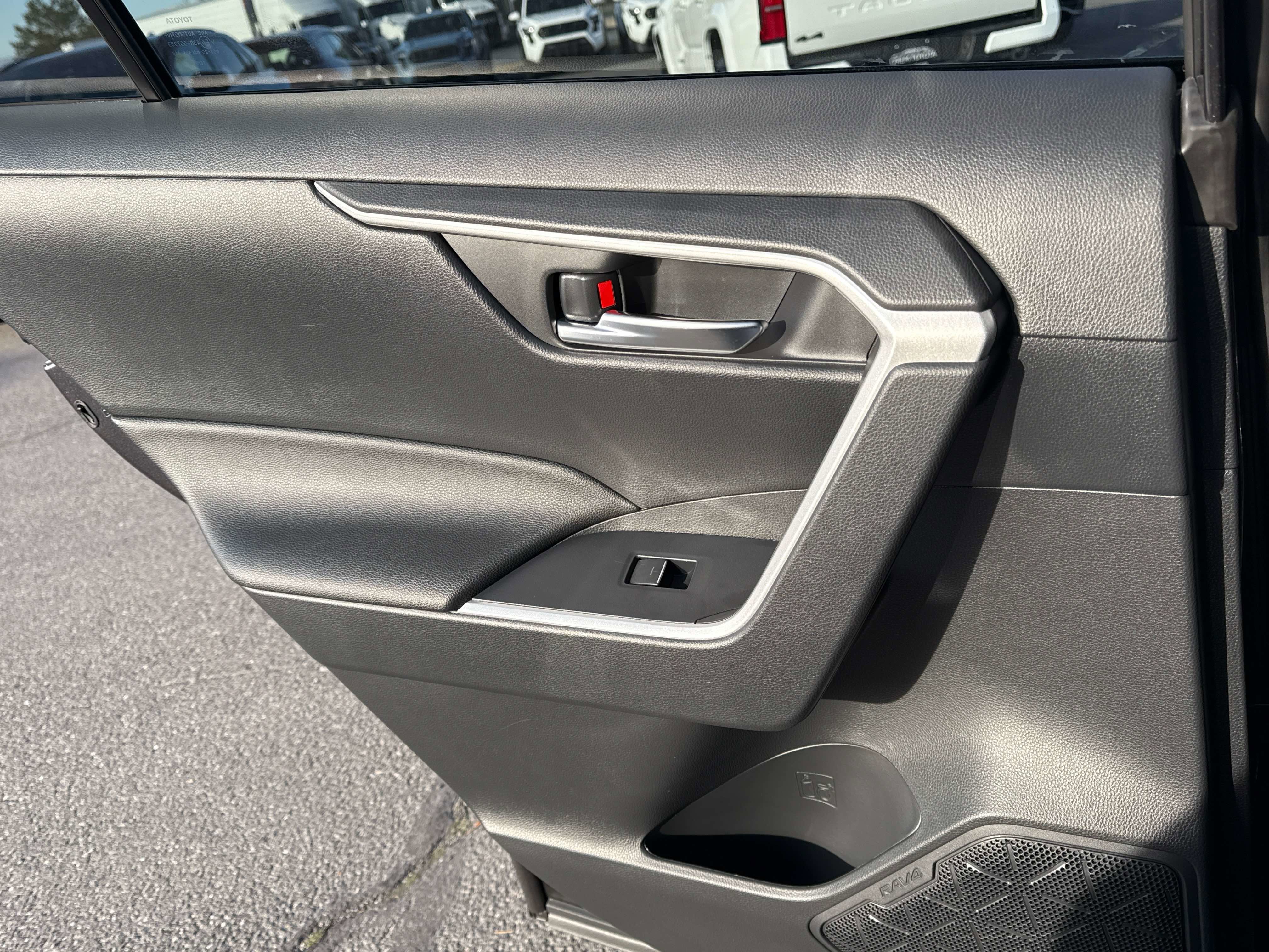 2025 Toyota RAV4 HYBRID Hybrid XLE