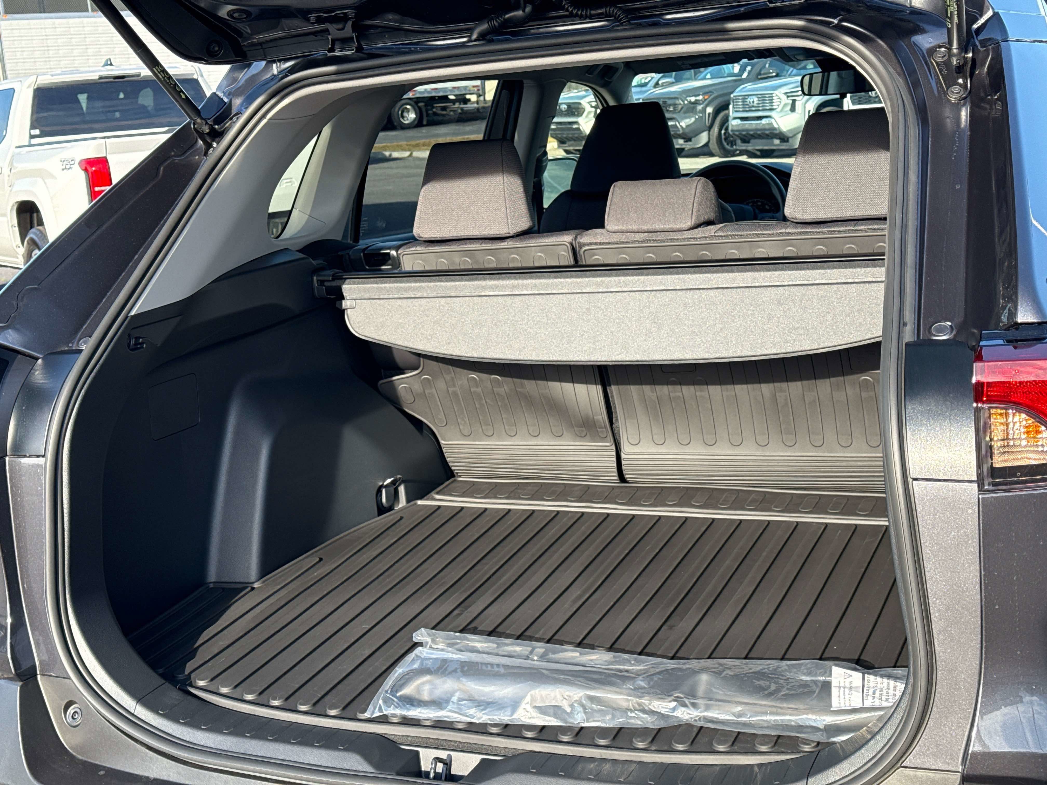 2025 Toyota RAV4 HYBRID Hybrid XLE