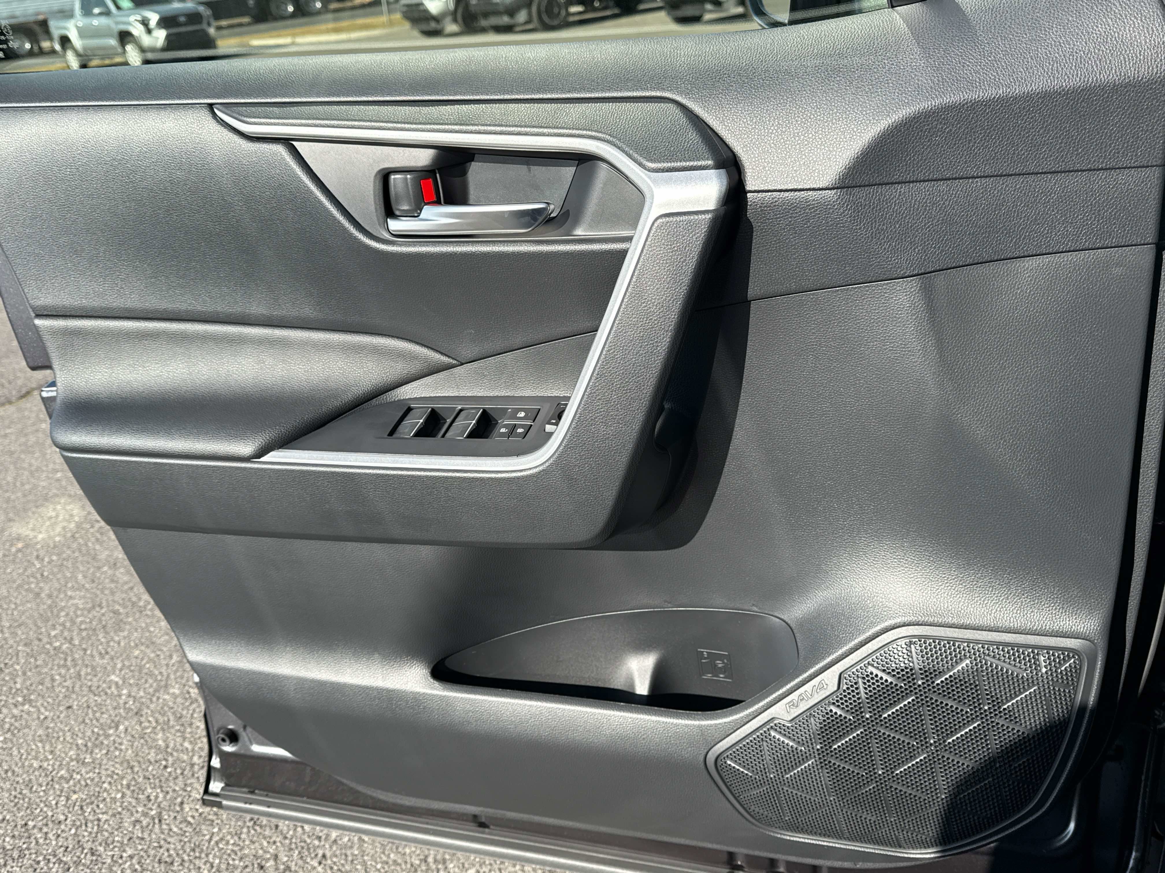 2025 Toyota RAV4 HYBRID Hybrid XLE