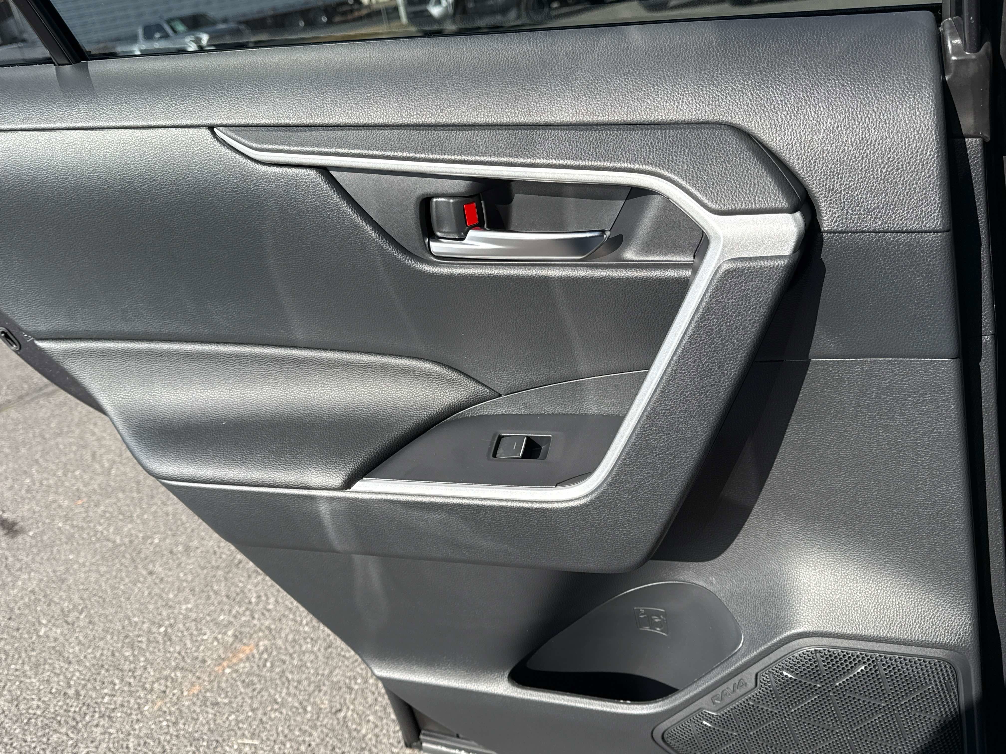 2025 Toyota RAV4 HYBRID Hybrid XLE