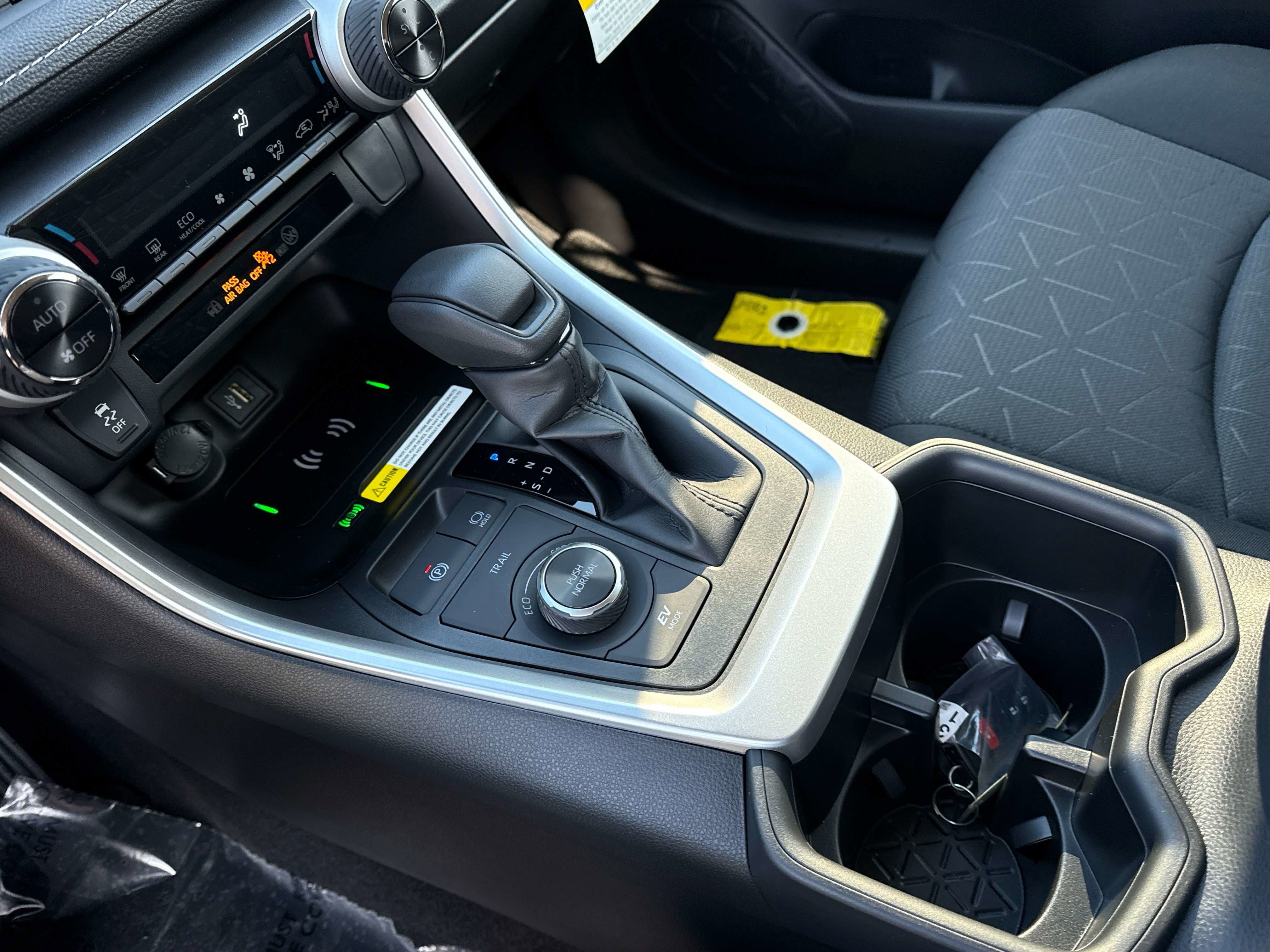 2025 Toyota RAV4 HYBRID Hybrid XLE