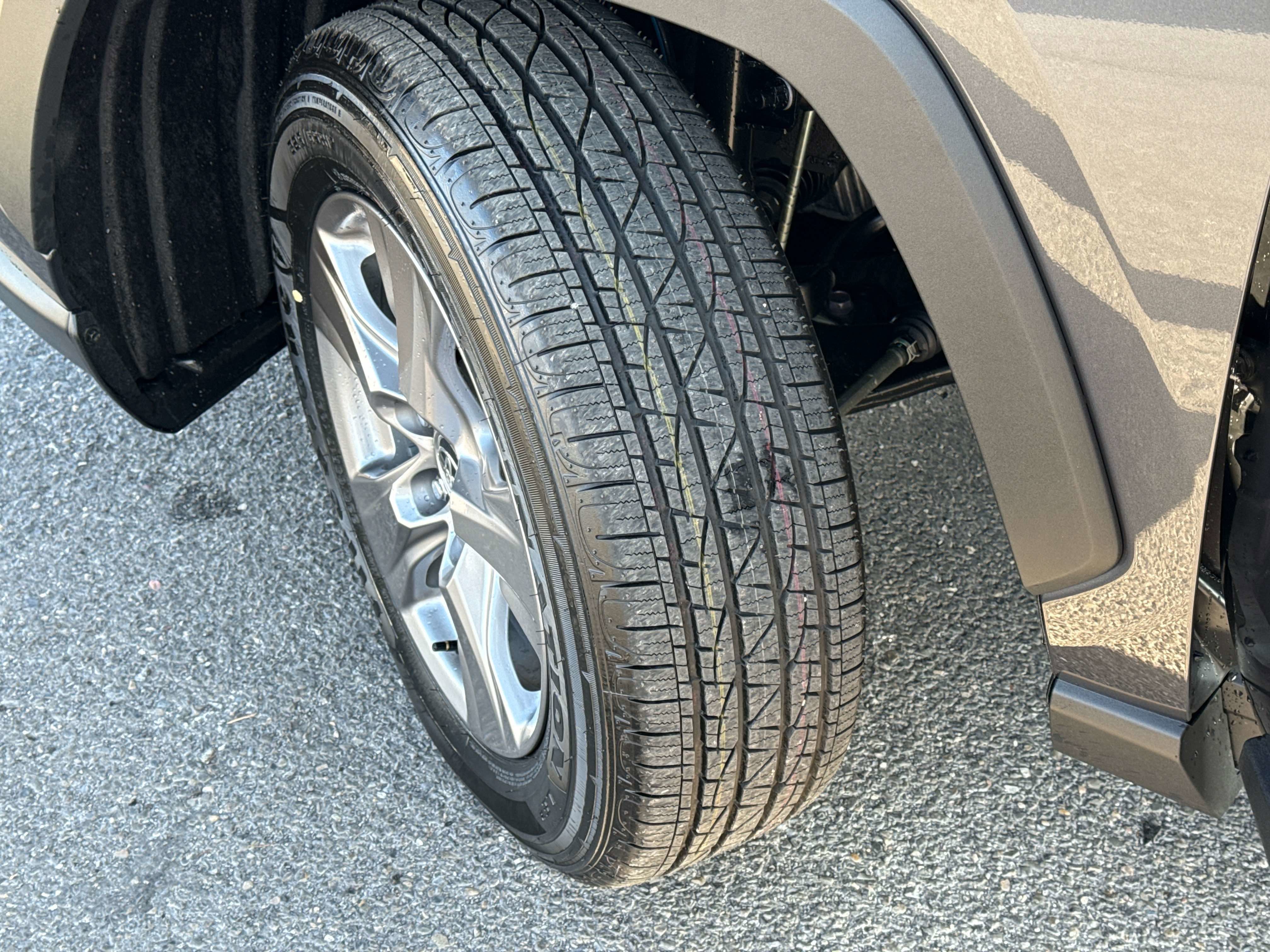 2025 Toyota RAV4 HYBRID Hybrid XLE