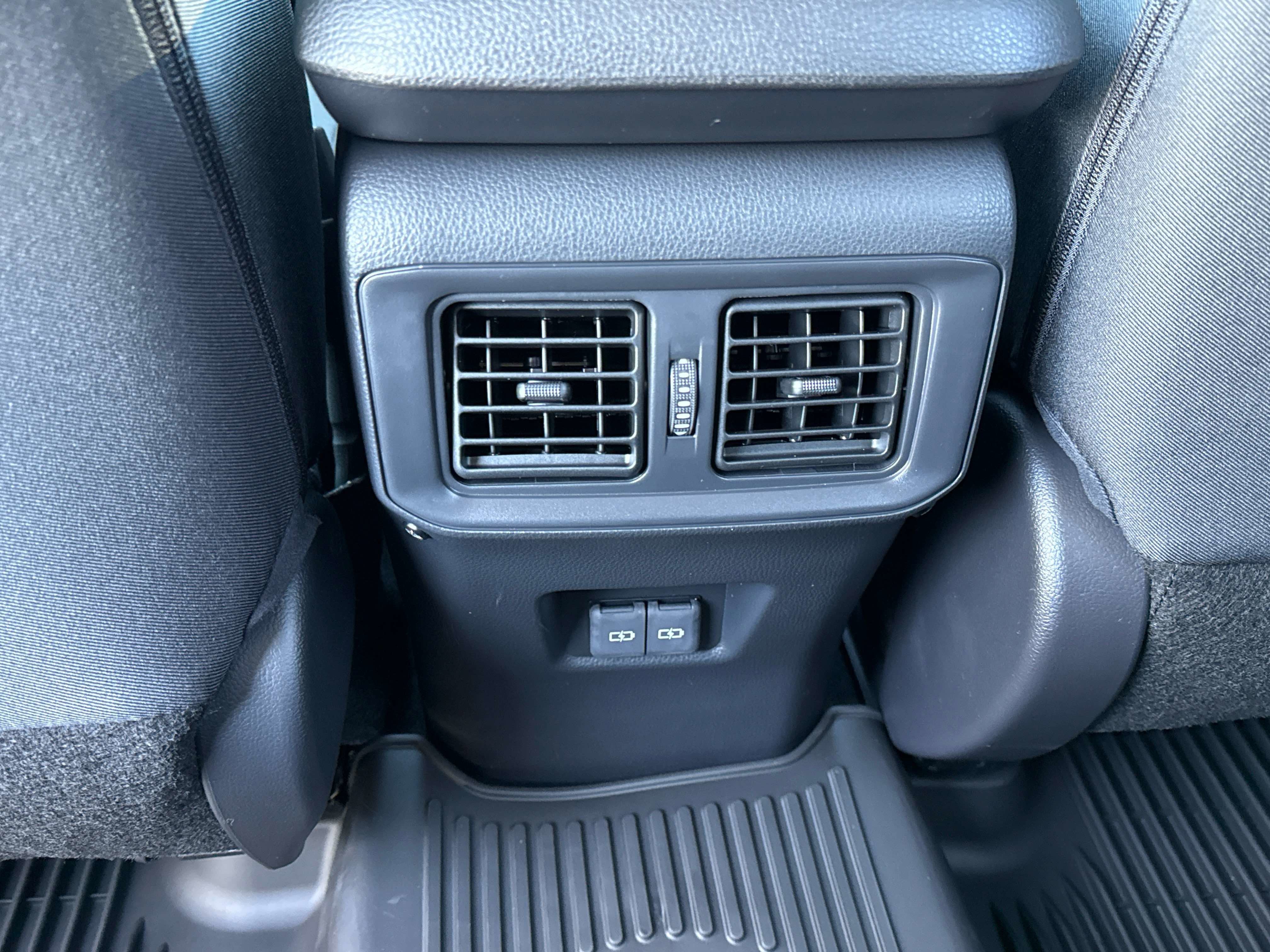 2025 Toyota RAV4 HYBRID Hybrid XLE