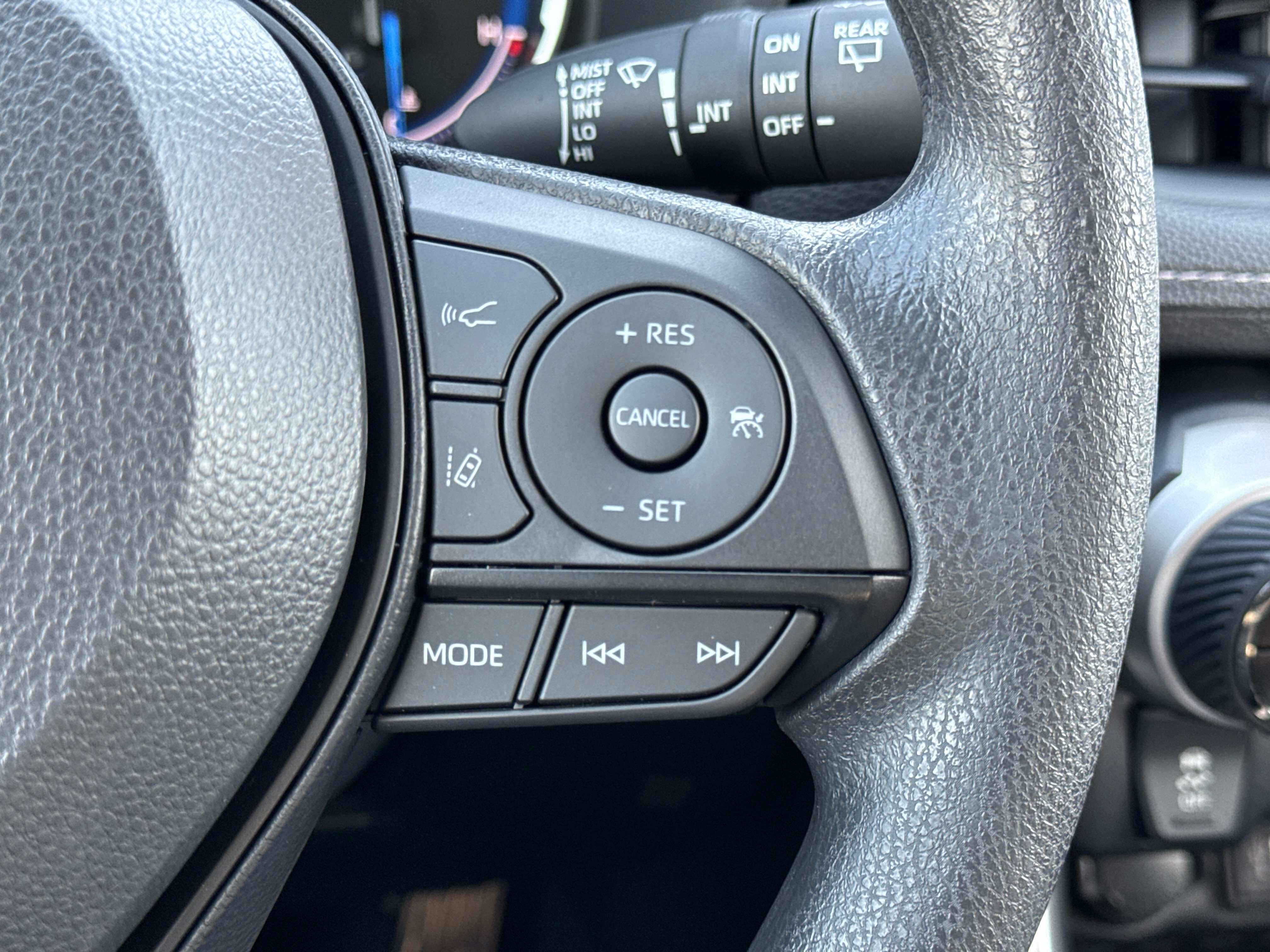 2025 Toyota RAV4 HYBRID Hybrid XLE