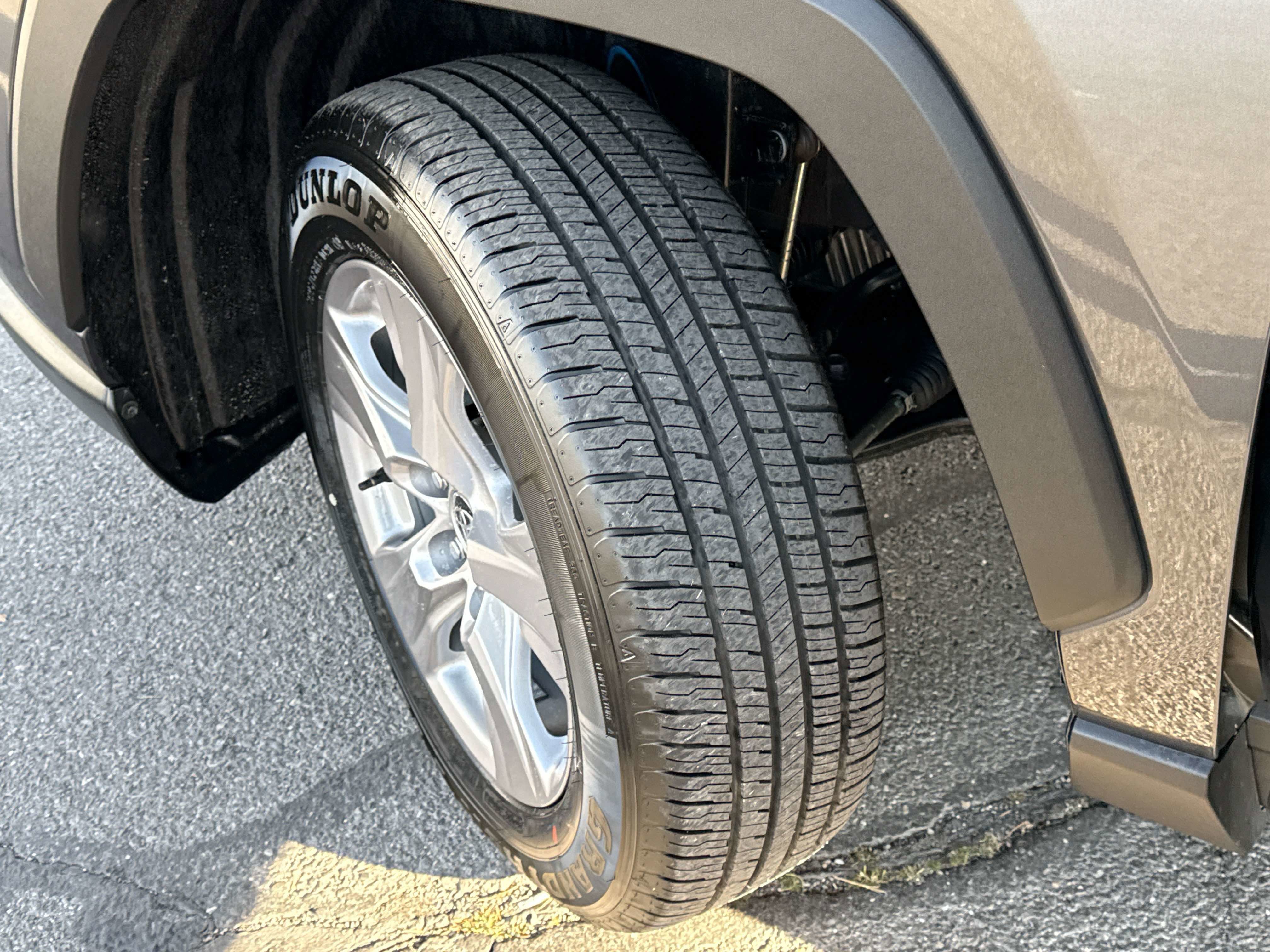 2025 Toyota RAV4 HYBRID Hybrid XLE